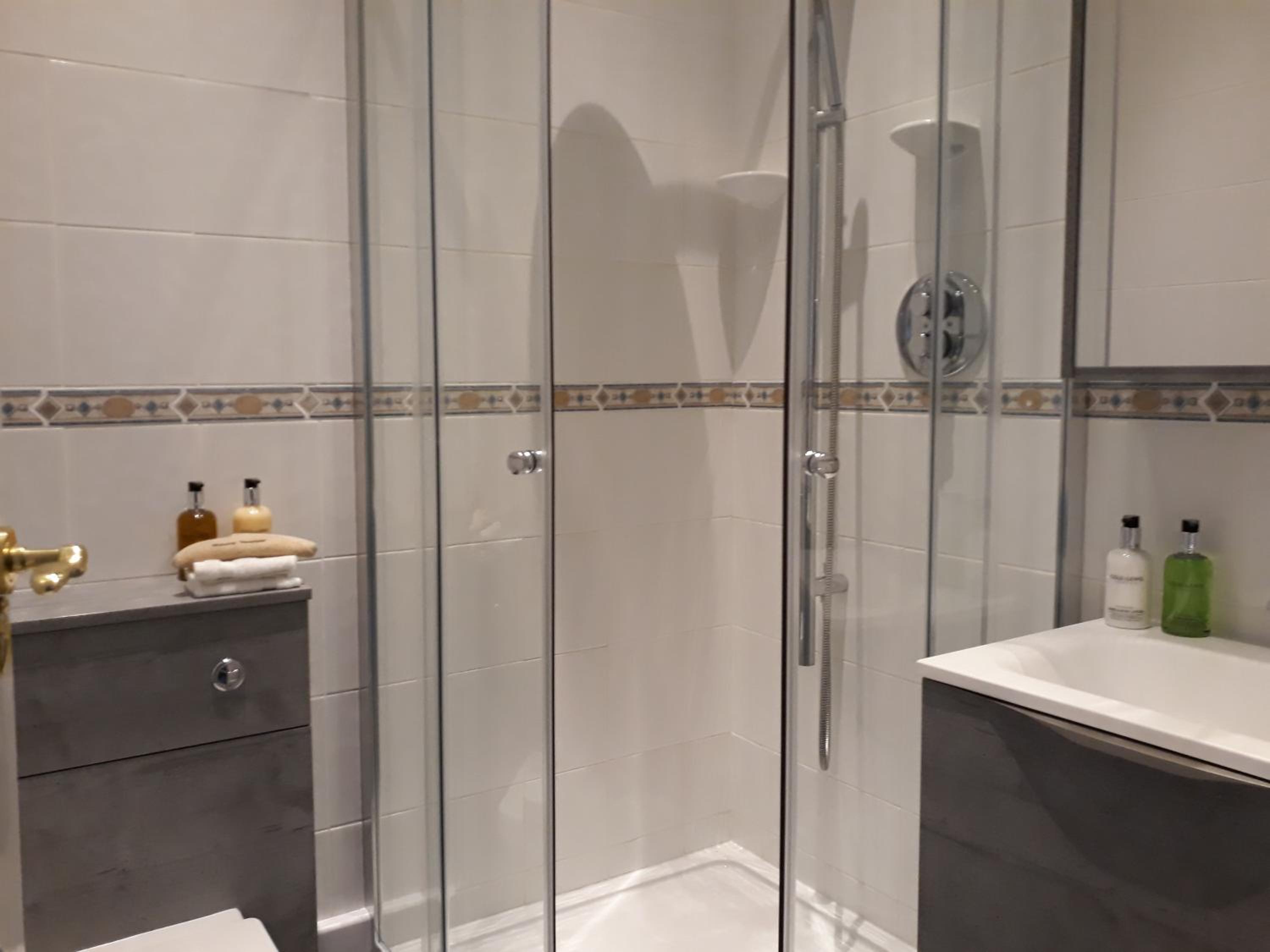 Deluxe Double Room with Shower photo 2