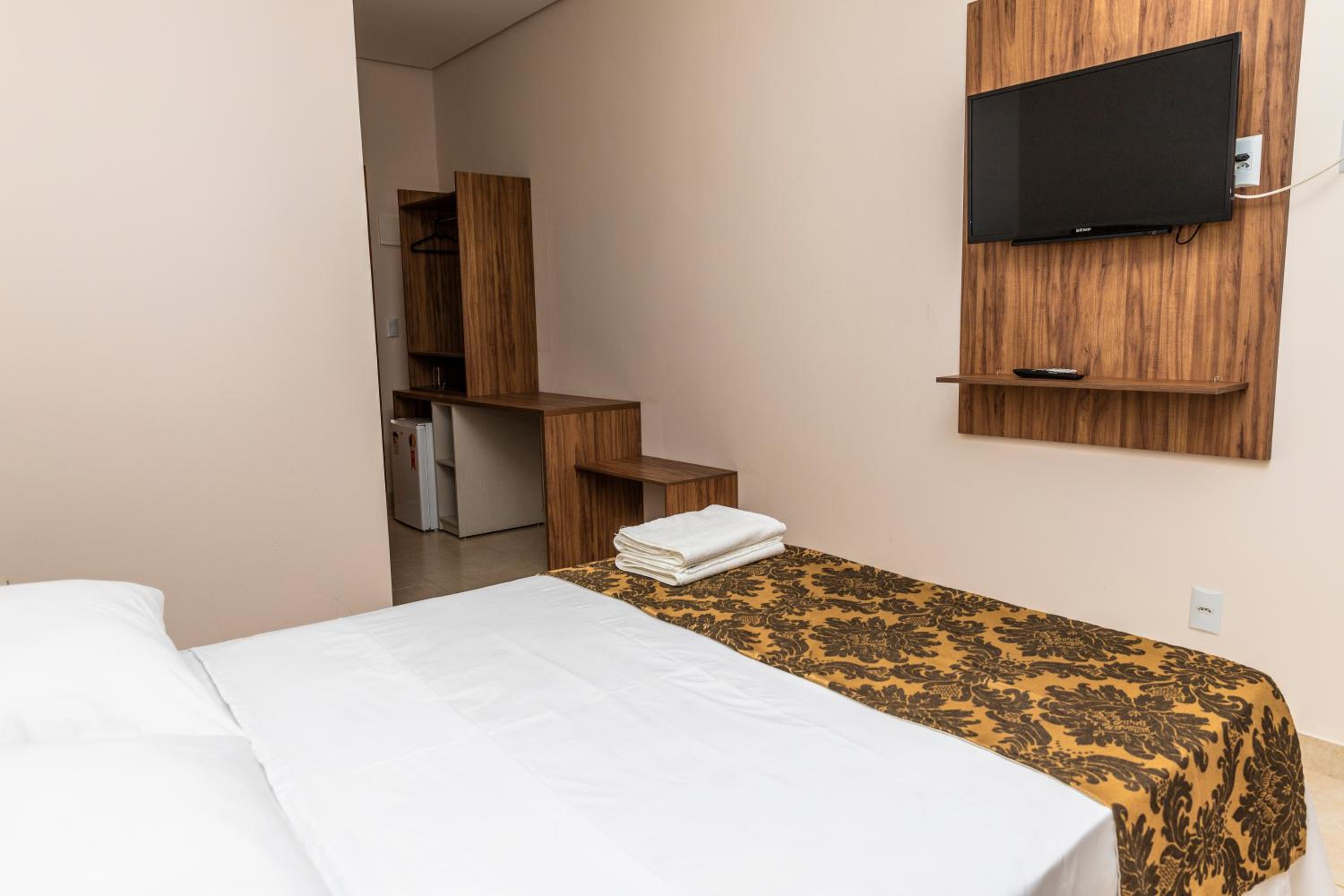 Double or Twin Room photo 3