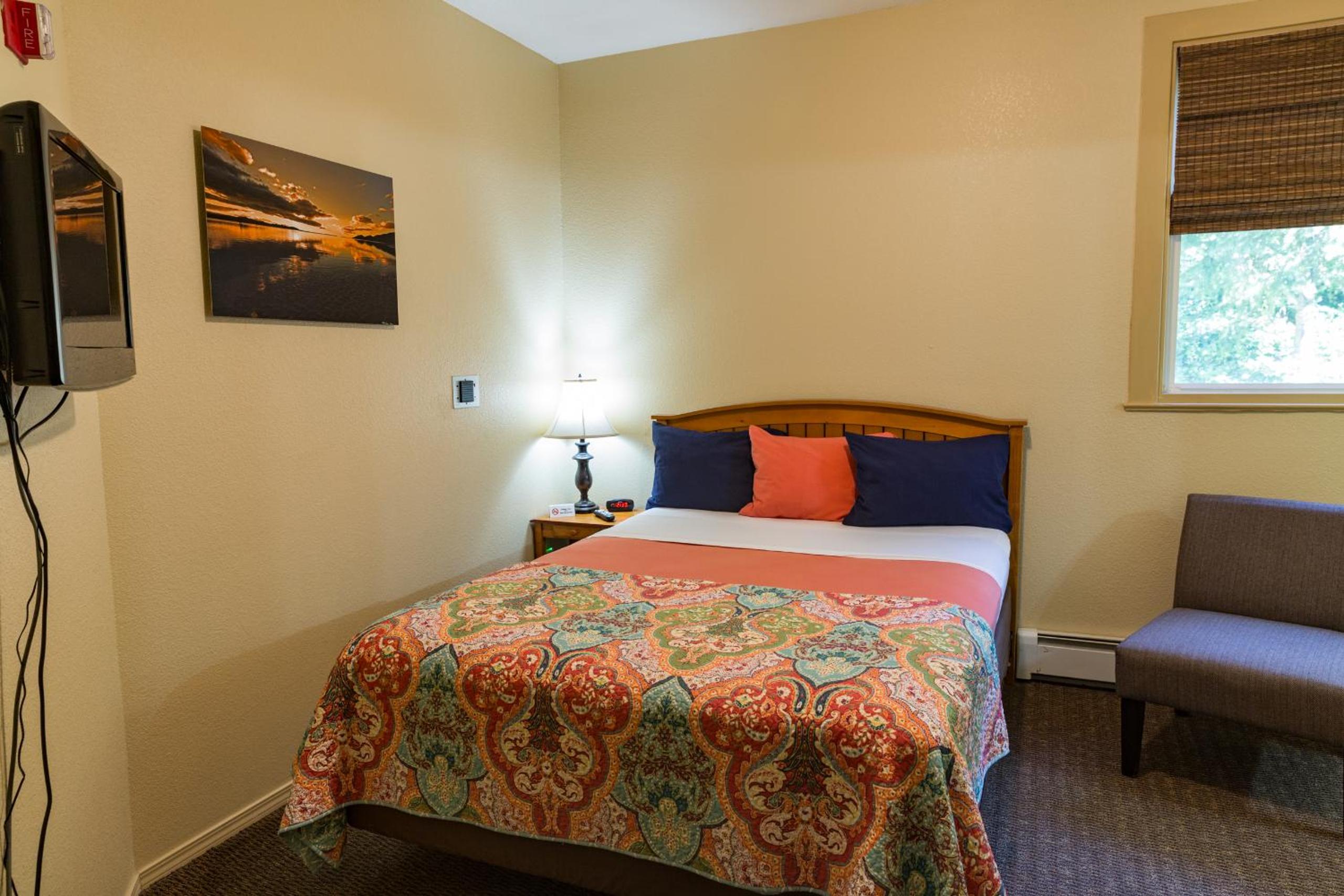Queen Room with Garden View