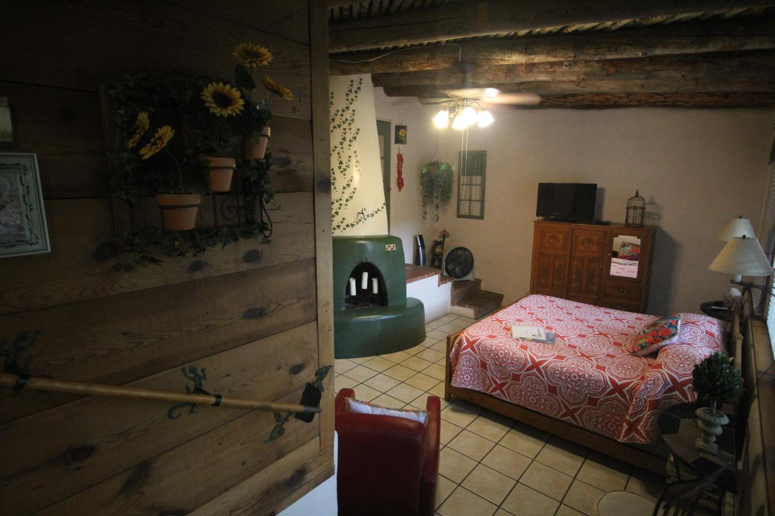 King Suite with Garden View - Gecko photo 2