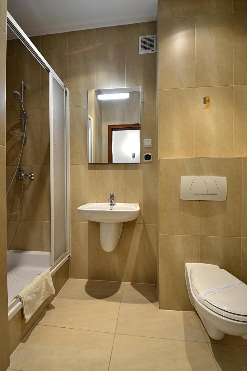  Apartment - Photo 3