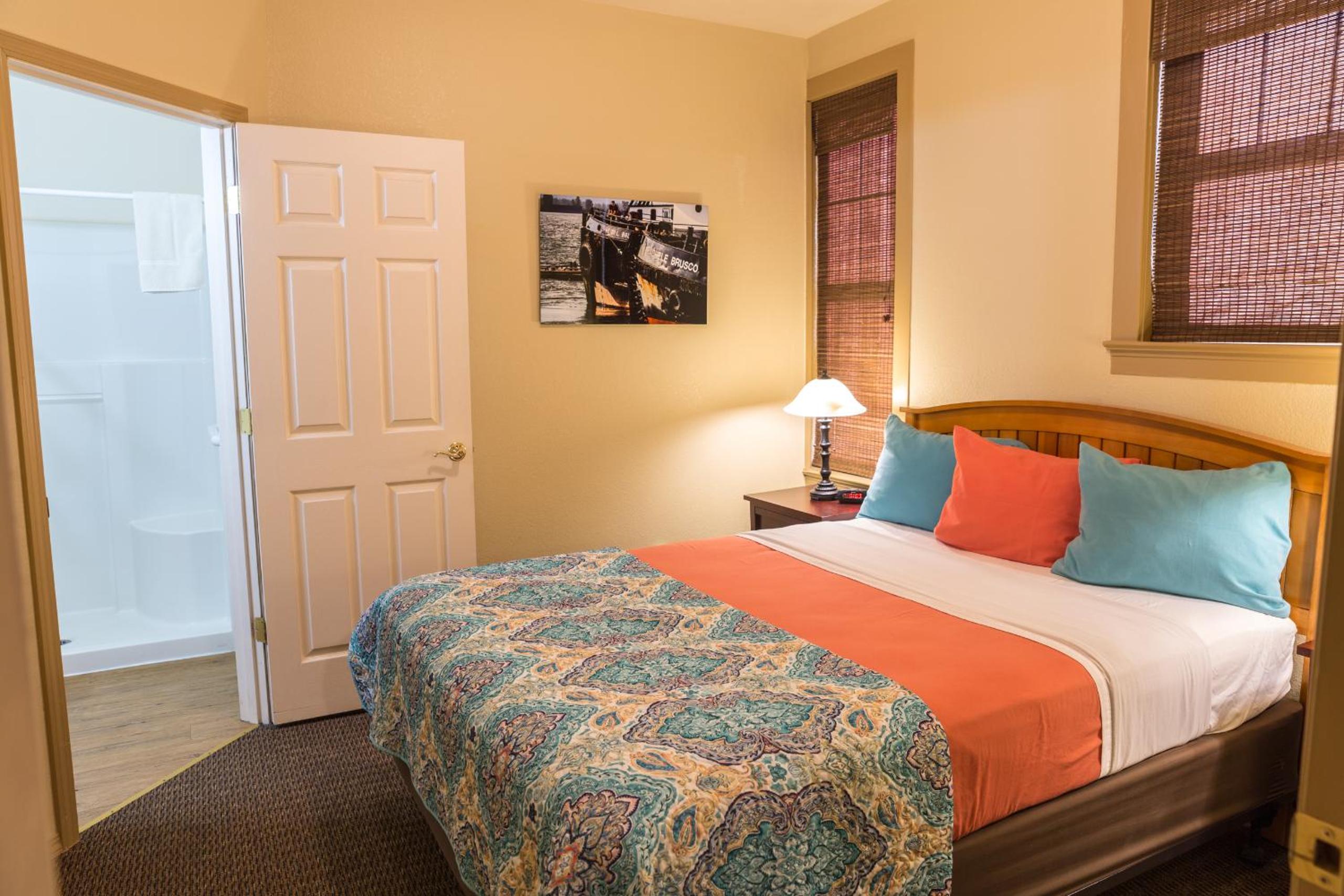 Queen Suite photo 1