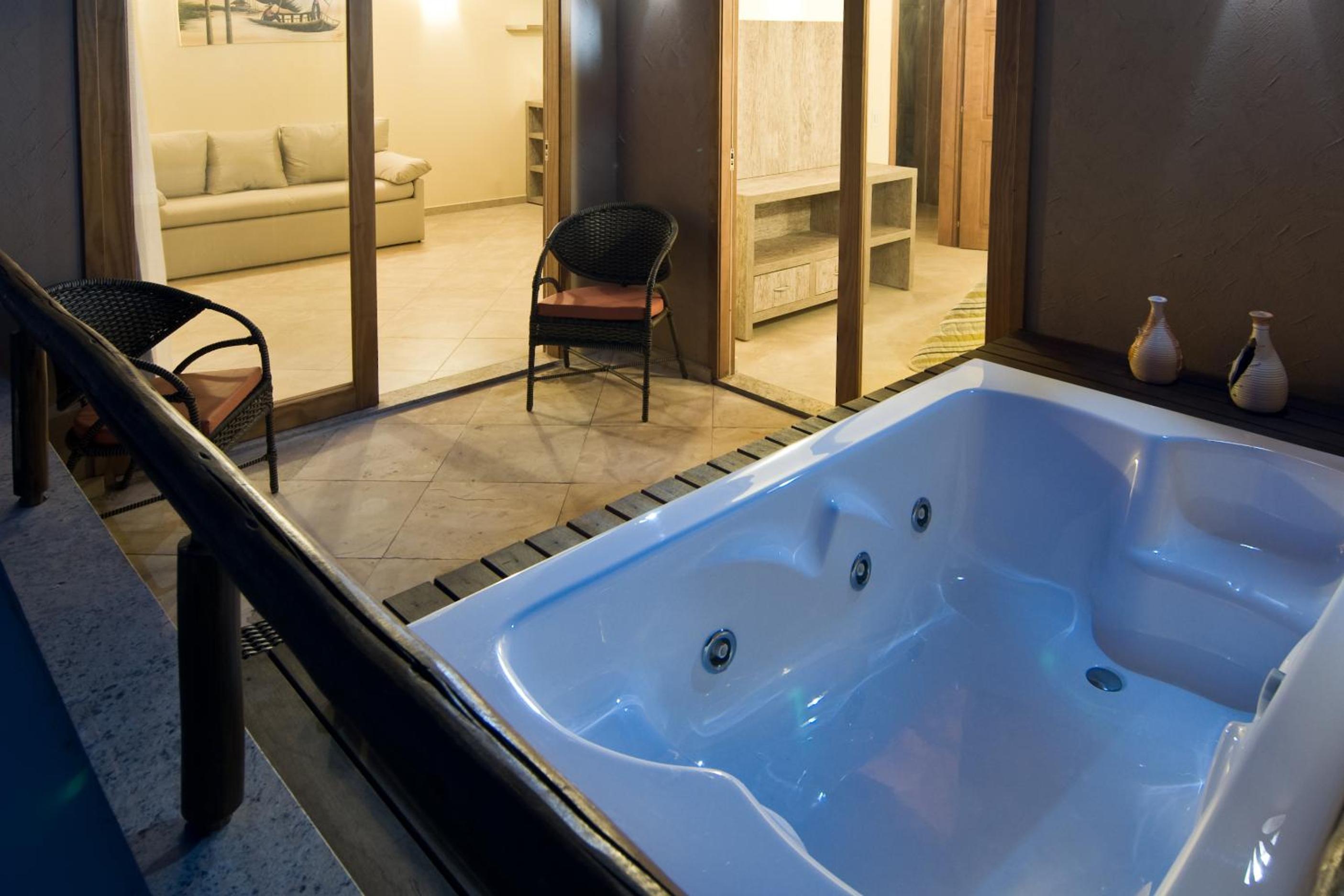 Master Suite 2 floor with Jacuzzi