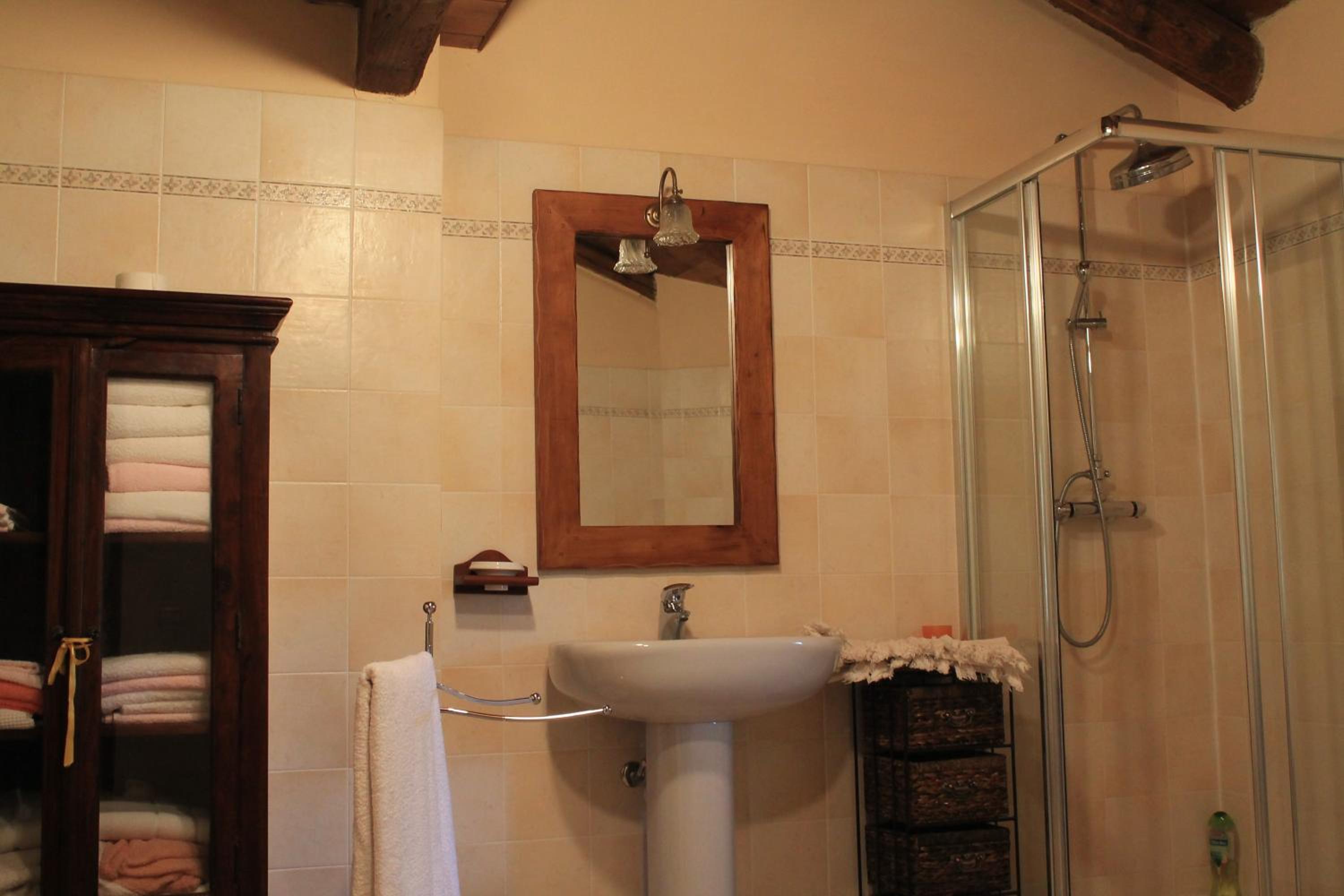 Double Room - Photo 8