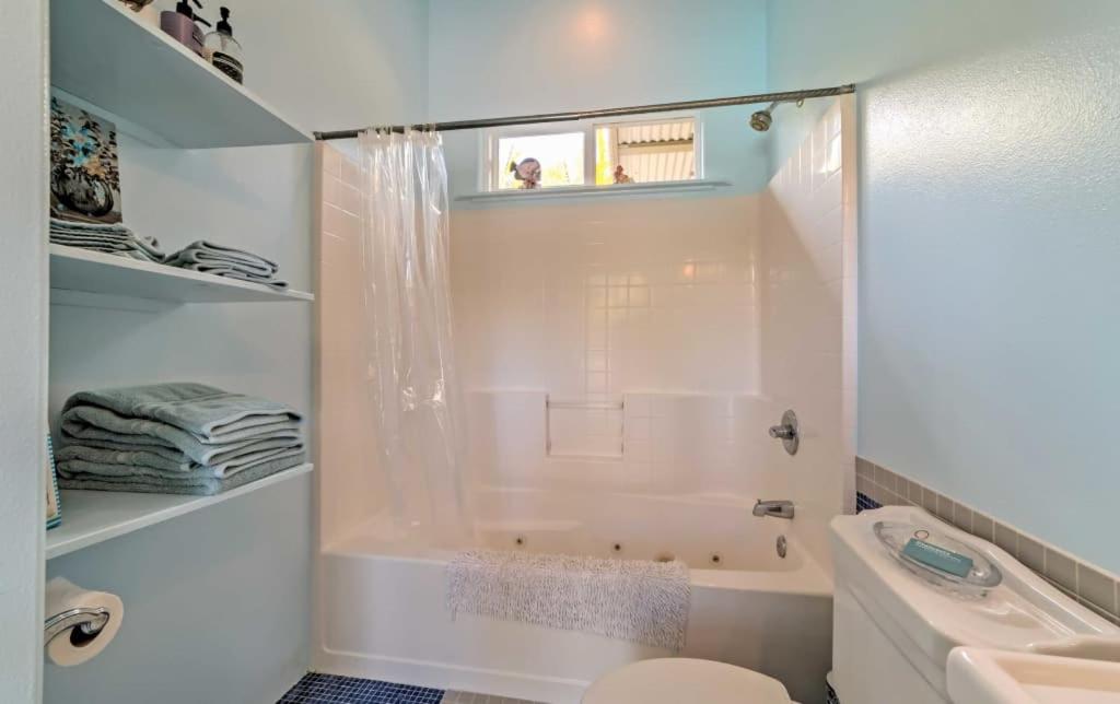 Double Room with Pool View - Photo 24