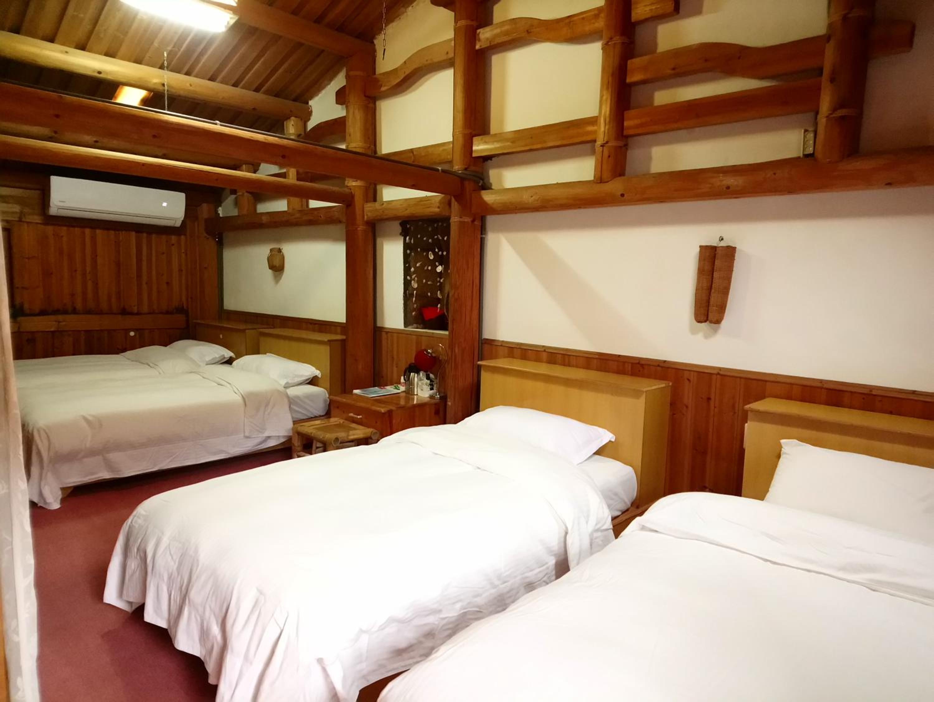Quadruple Room with Shared Bathroom photo 1