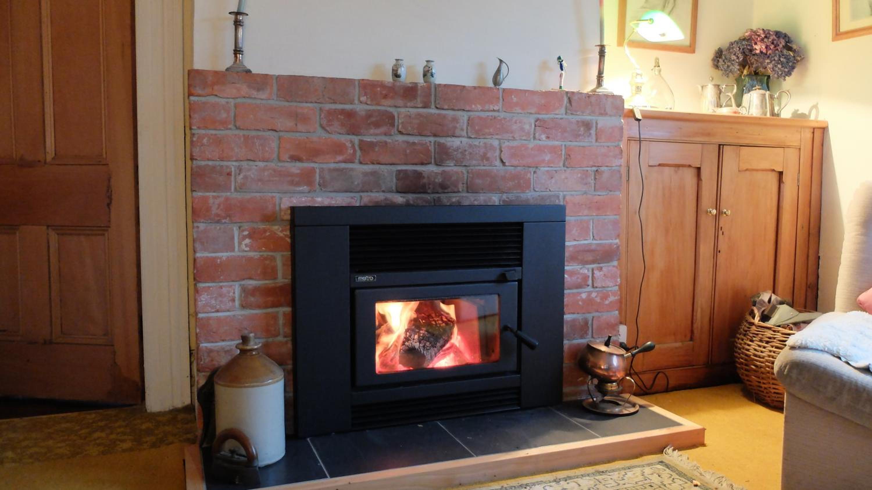 Three-Bedroom House - Photo 8