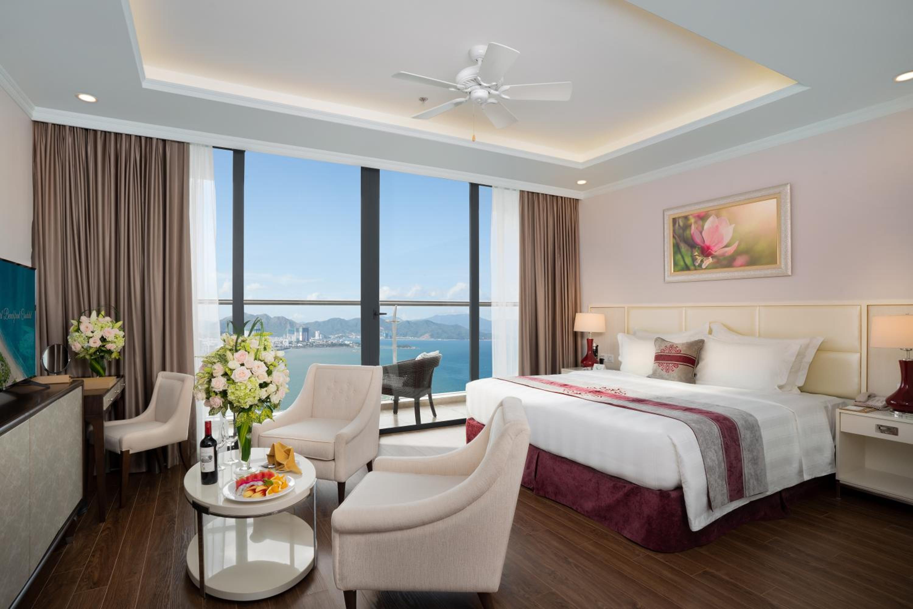Studio Ocean View King Bed photo 1
