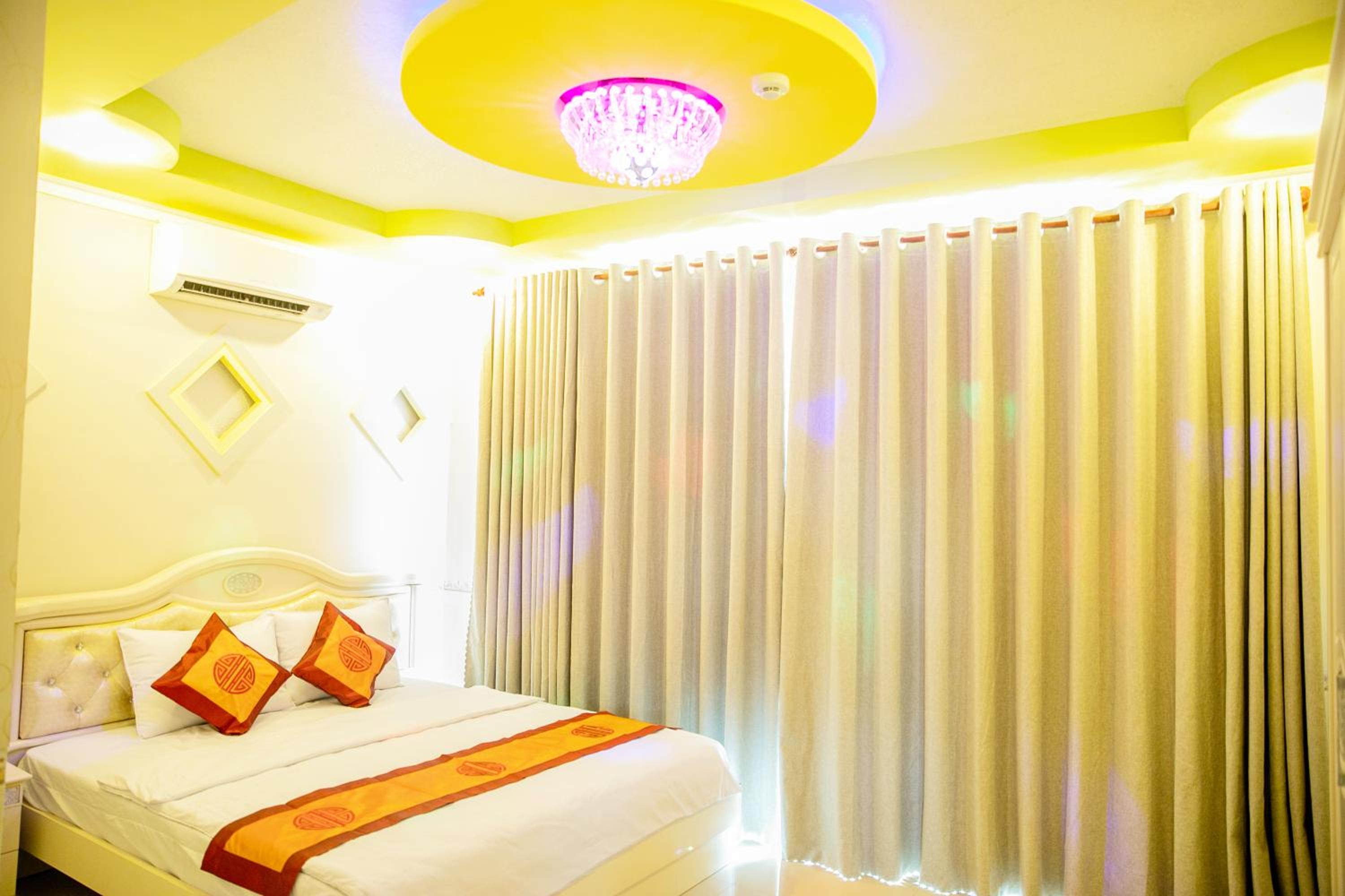 Standard King Room photo 1