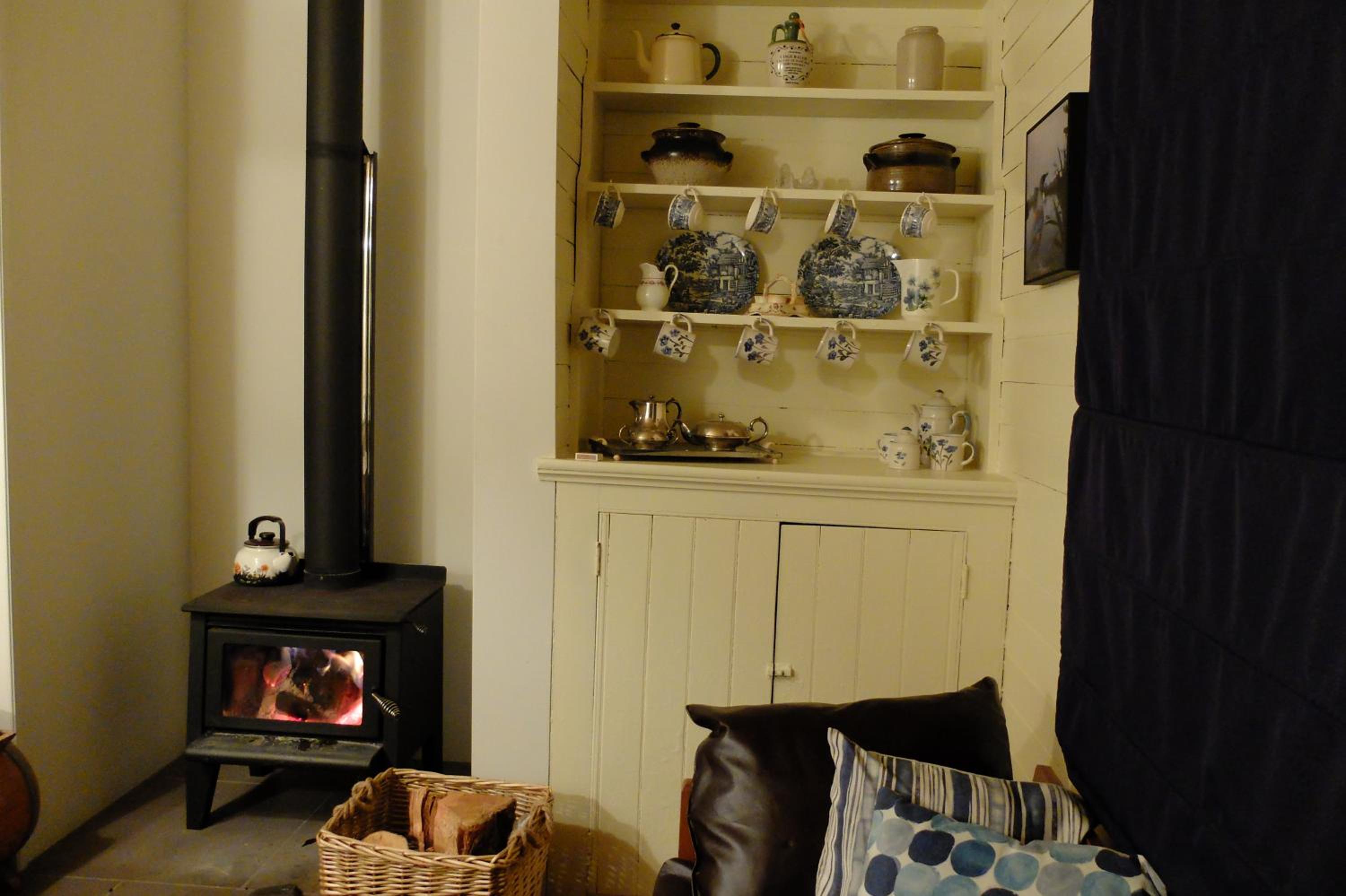 Three-Bedroom House - Photo 10