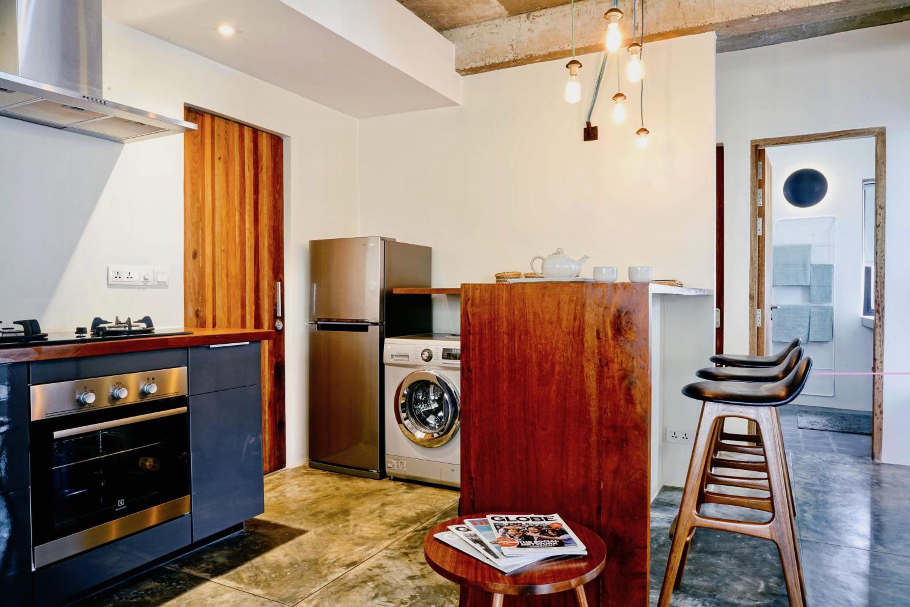 One-Bedroom Apartment - Photo 2