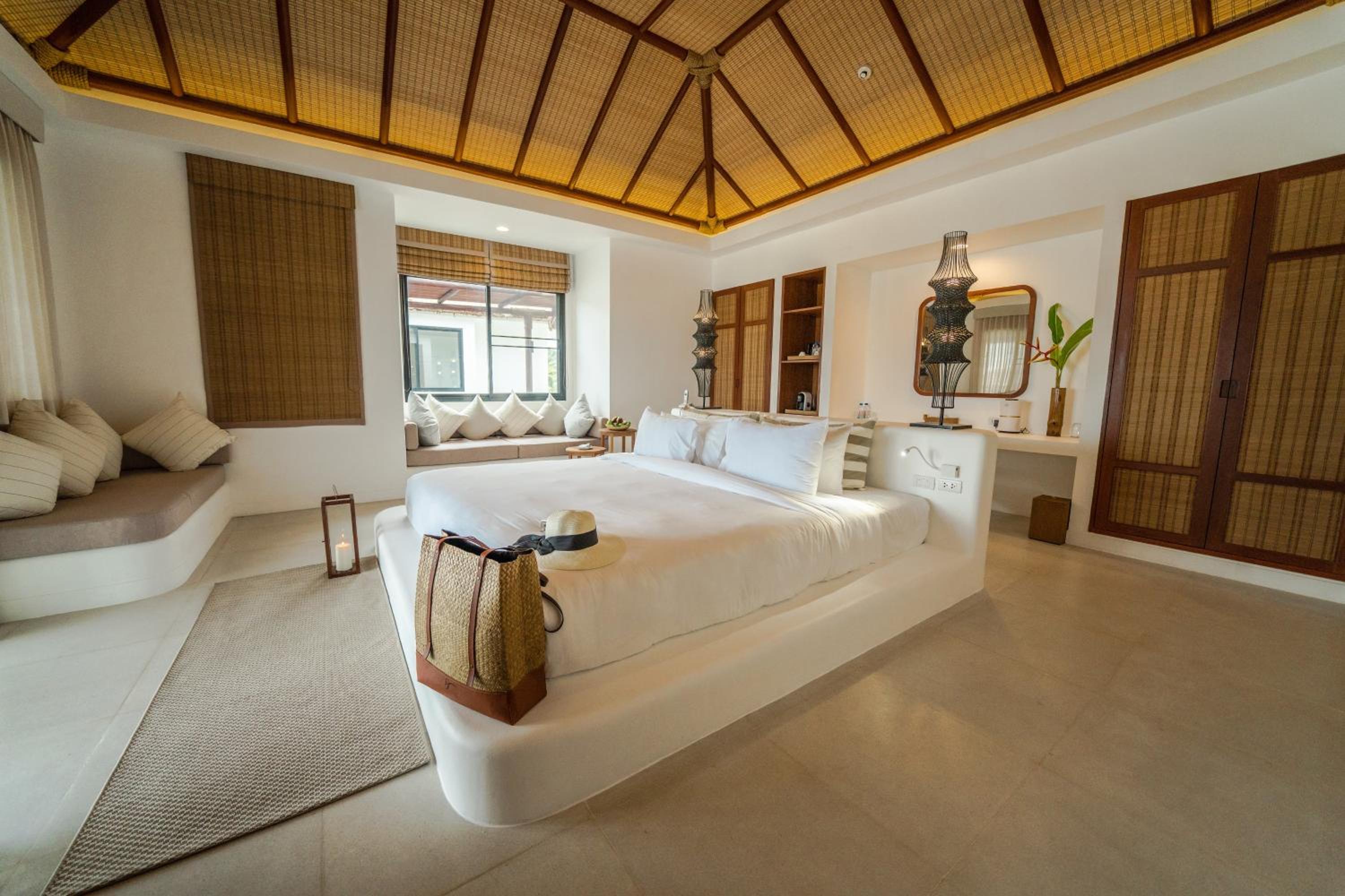 2 Bedroom Oceanview Pool Villa photo 2