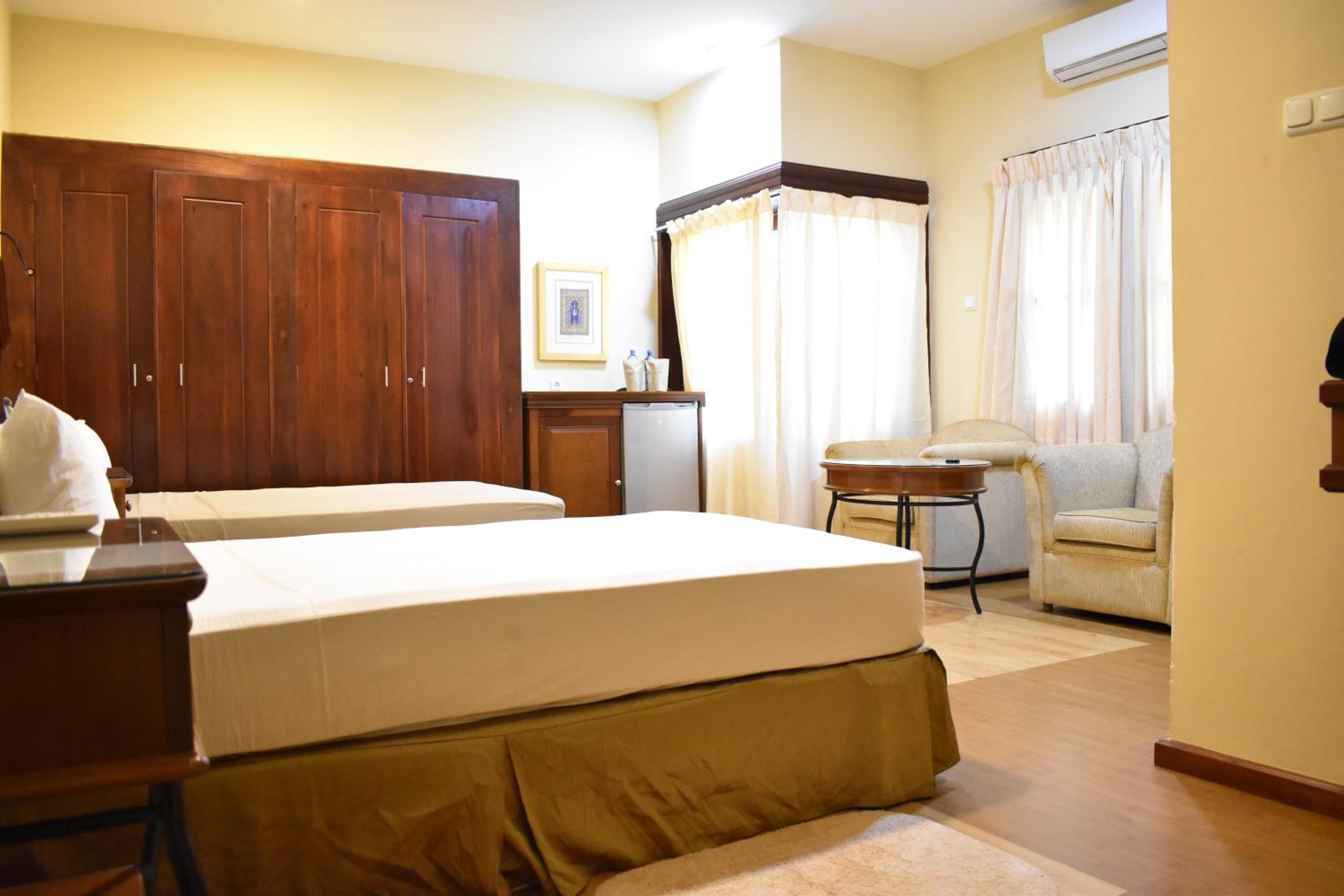 Deluxe Twin Room photo 2