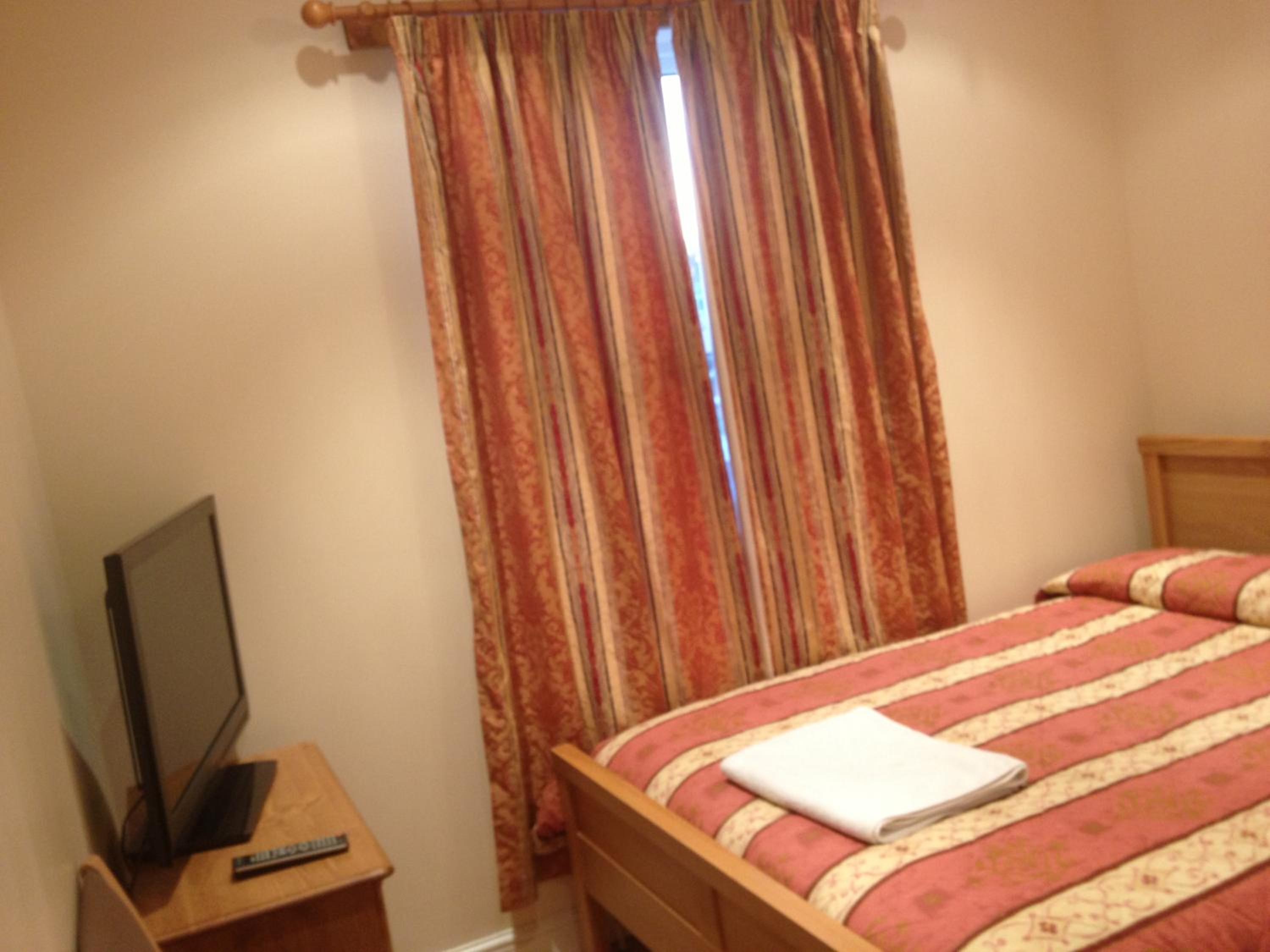 Double Room - Photo 8