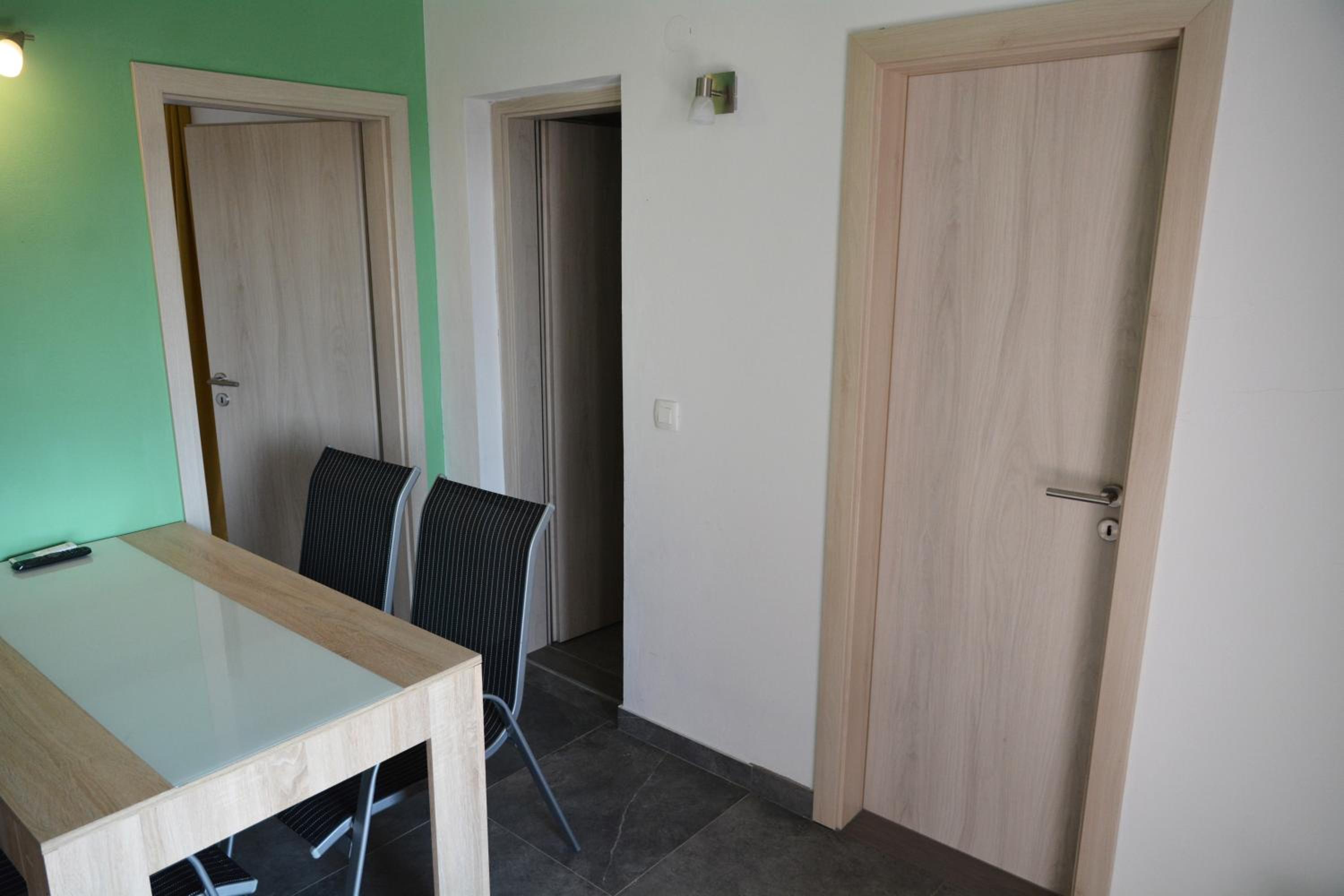 Apartment with Mountain View photo 3
