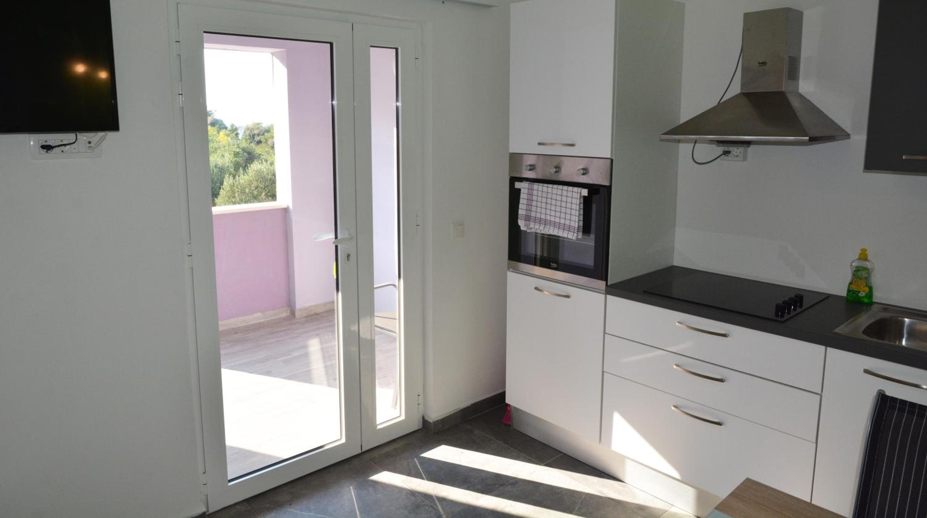 Apartment with Mountain View photo 2