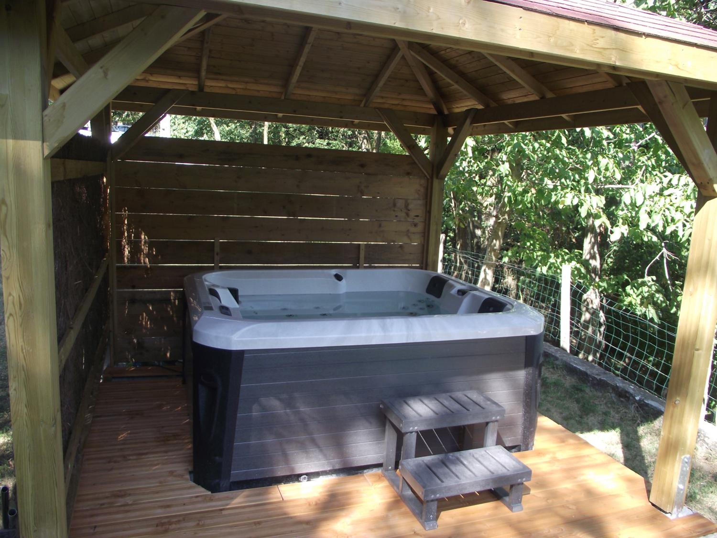 Deluxe Double Room with Shower - Photo 18