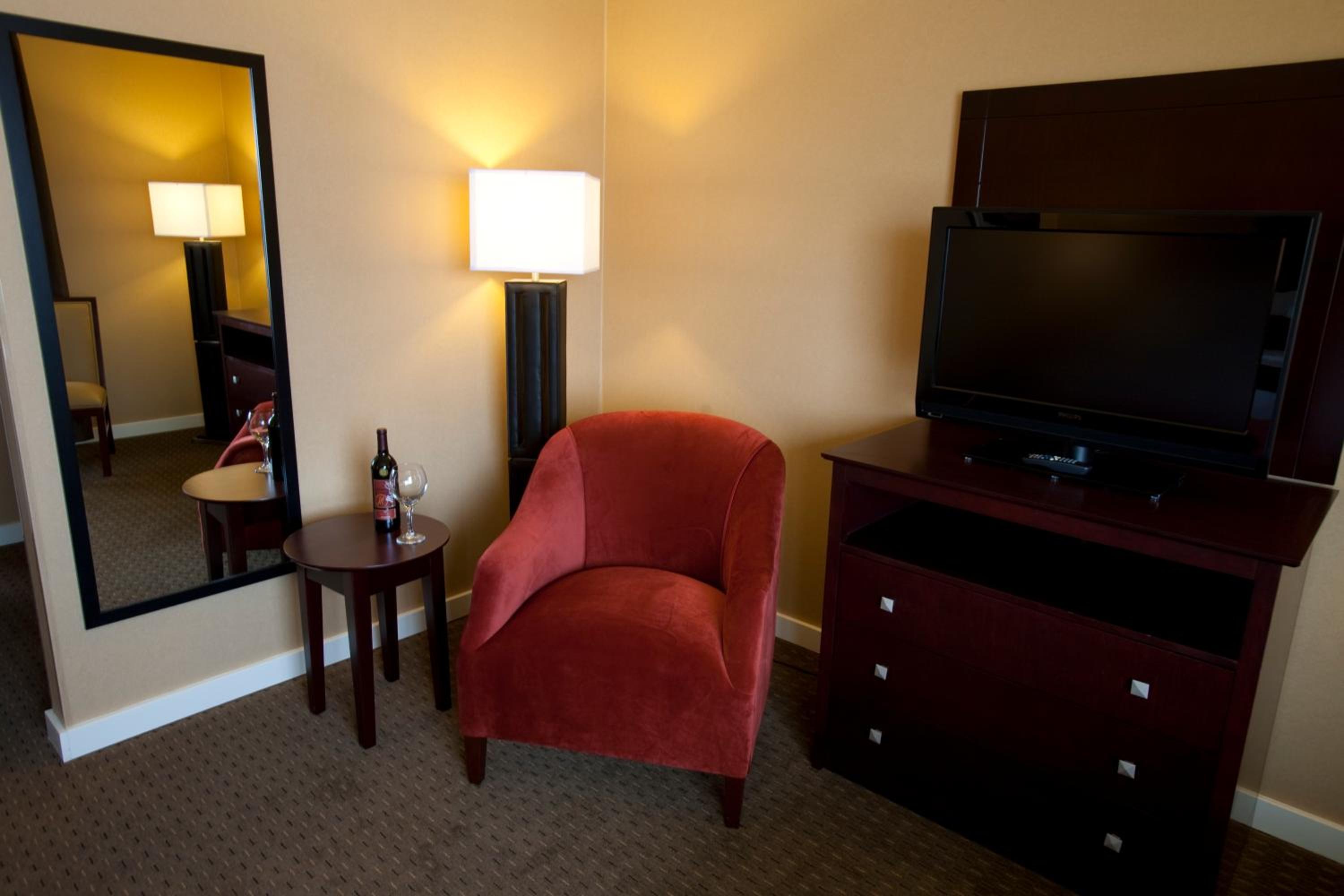 Deluxe King Room - Photo 6