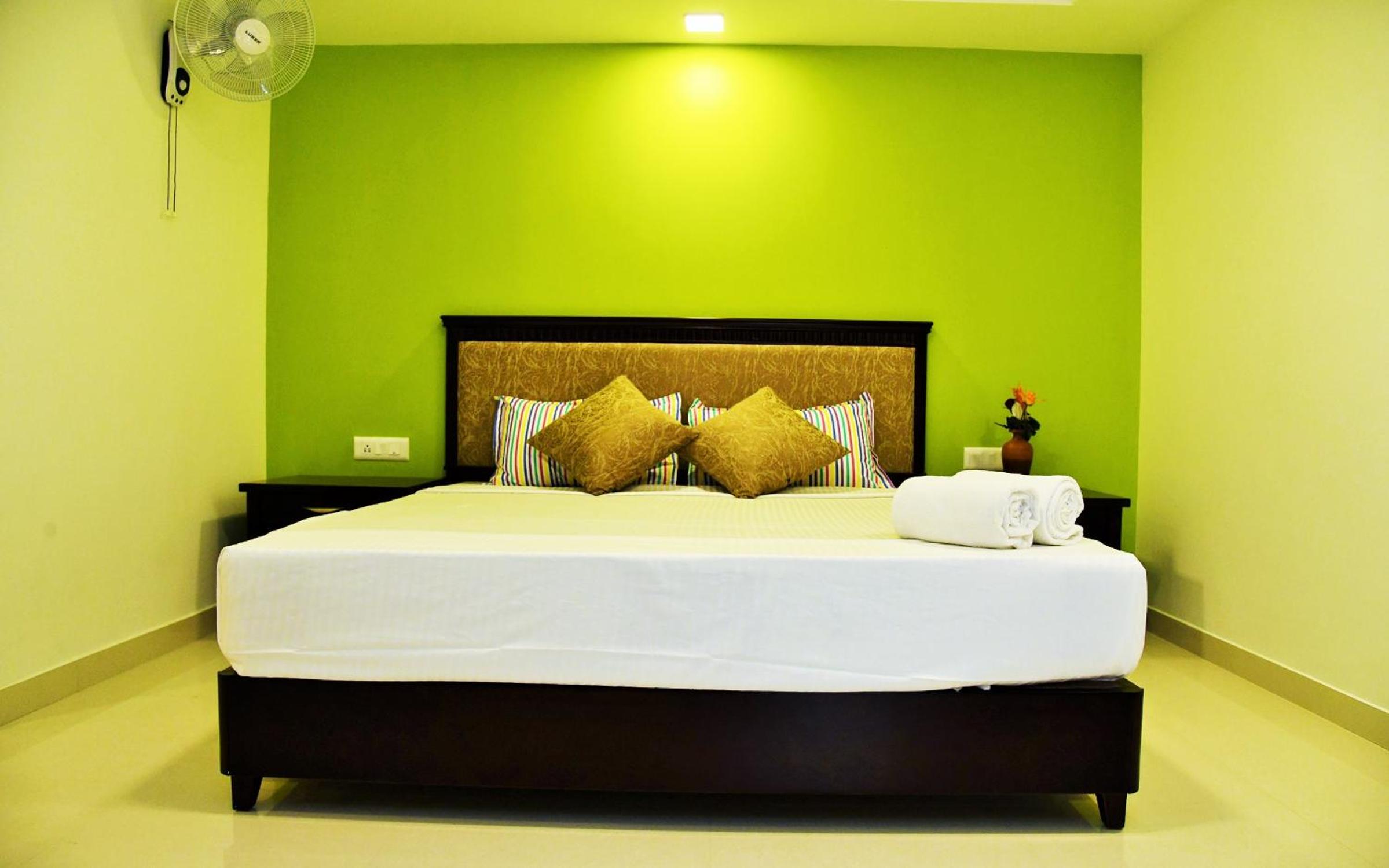 Deluxe Room - Photo 8