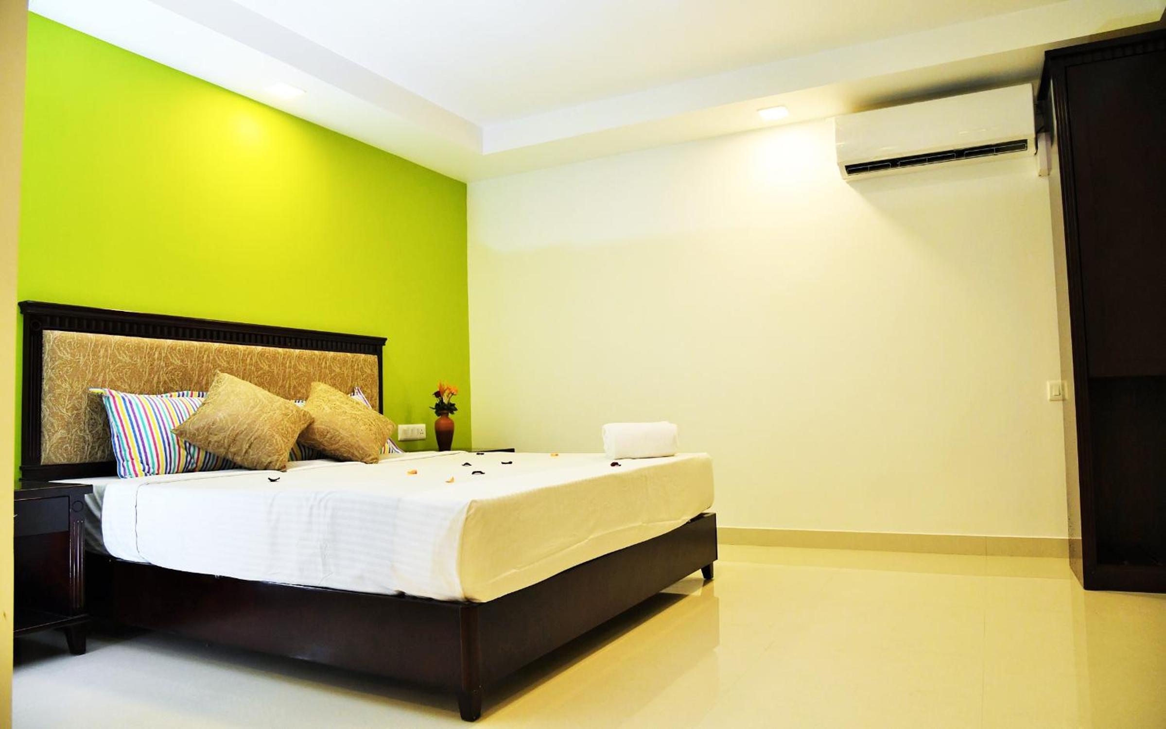 Deluxe Room - Photo 7