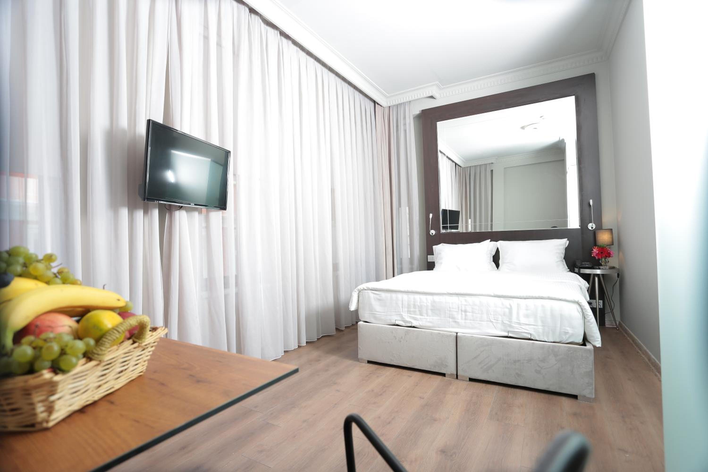 Deluxe Triple Room photo 2