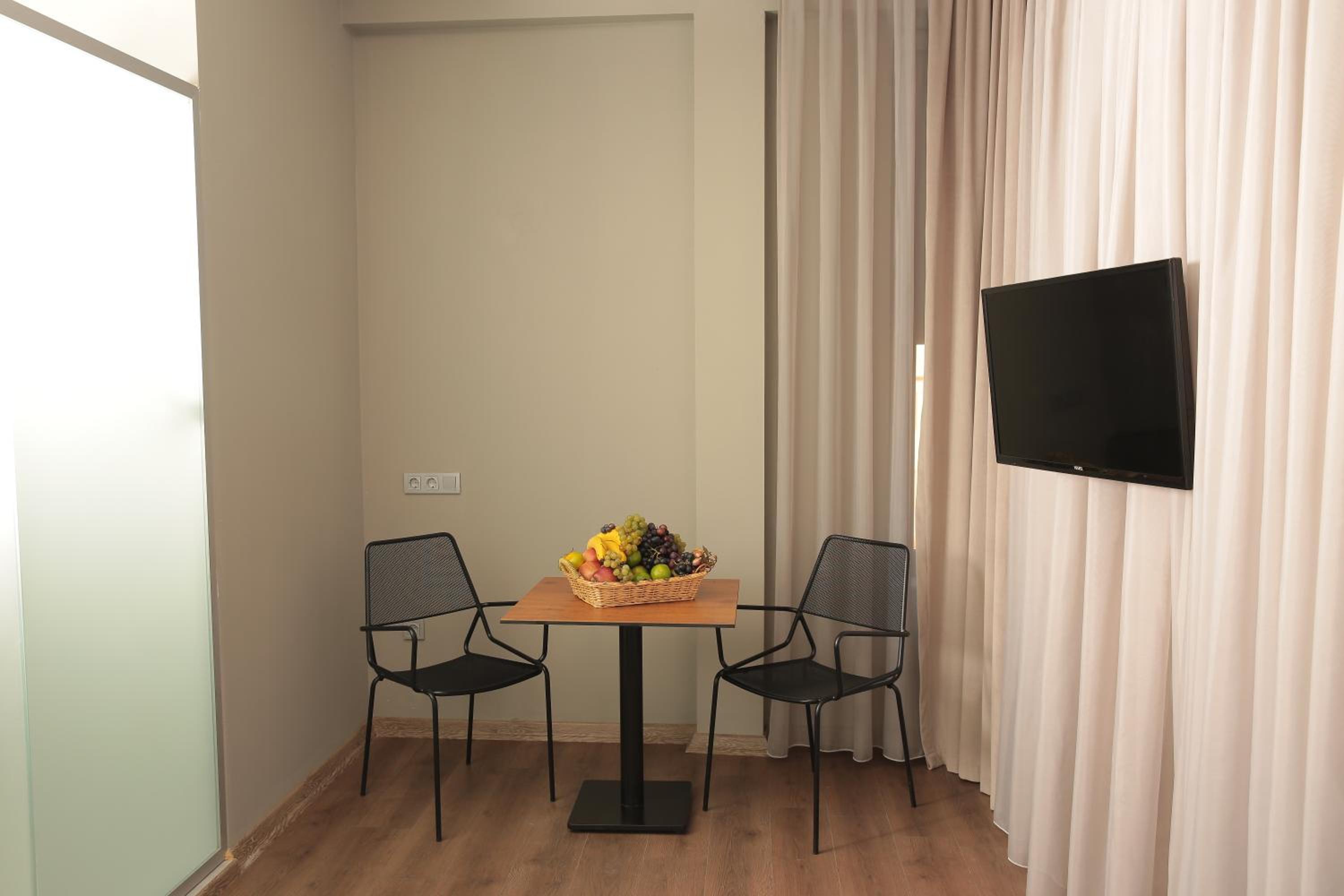 Deluxe Triple Room photo 3
