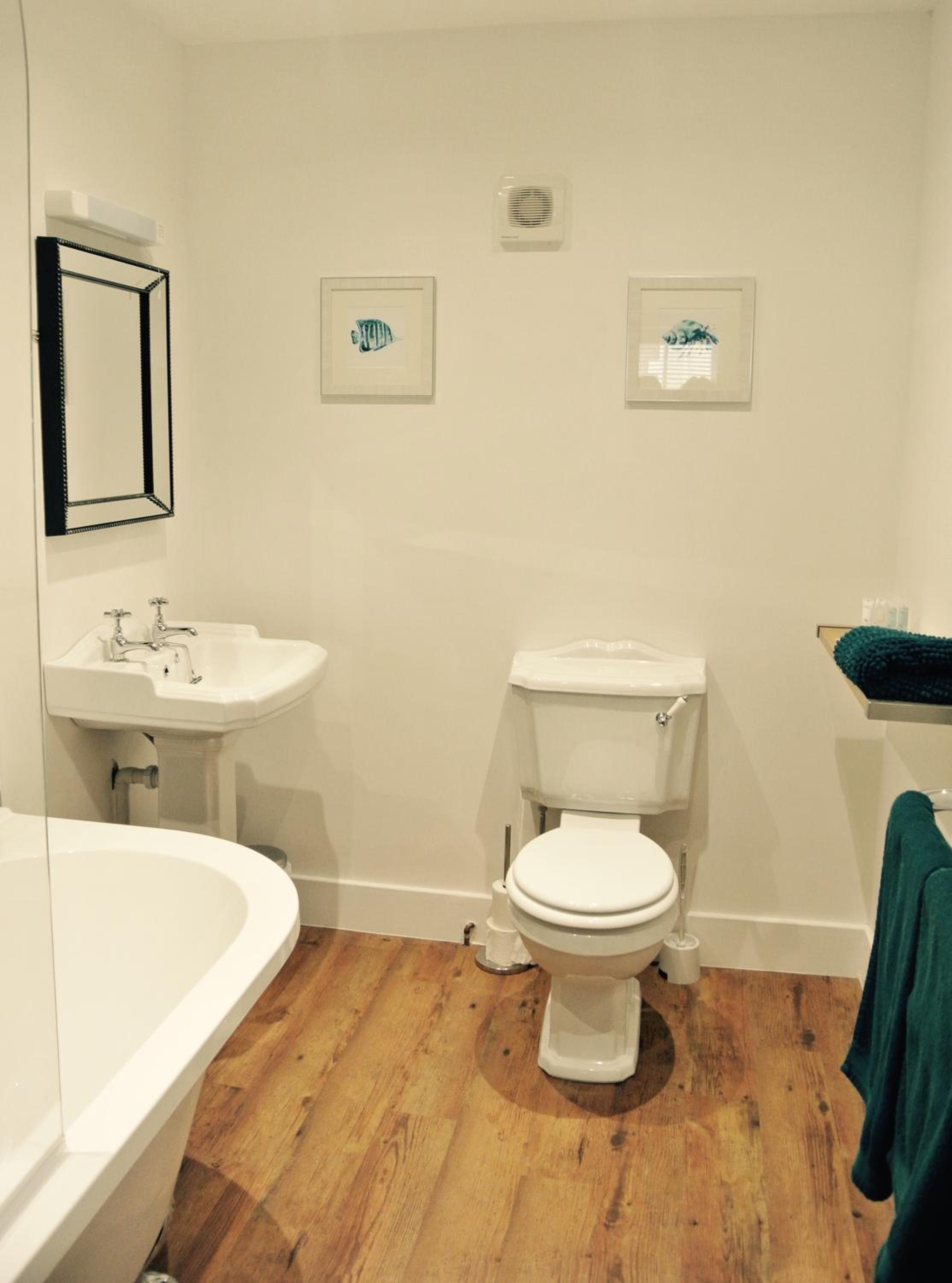 Suite - Photo 11