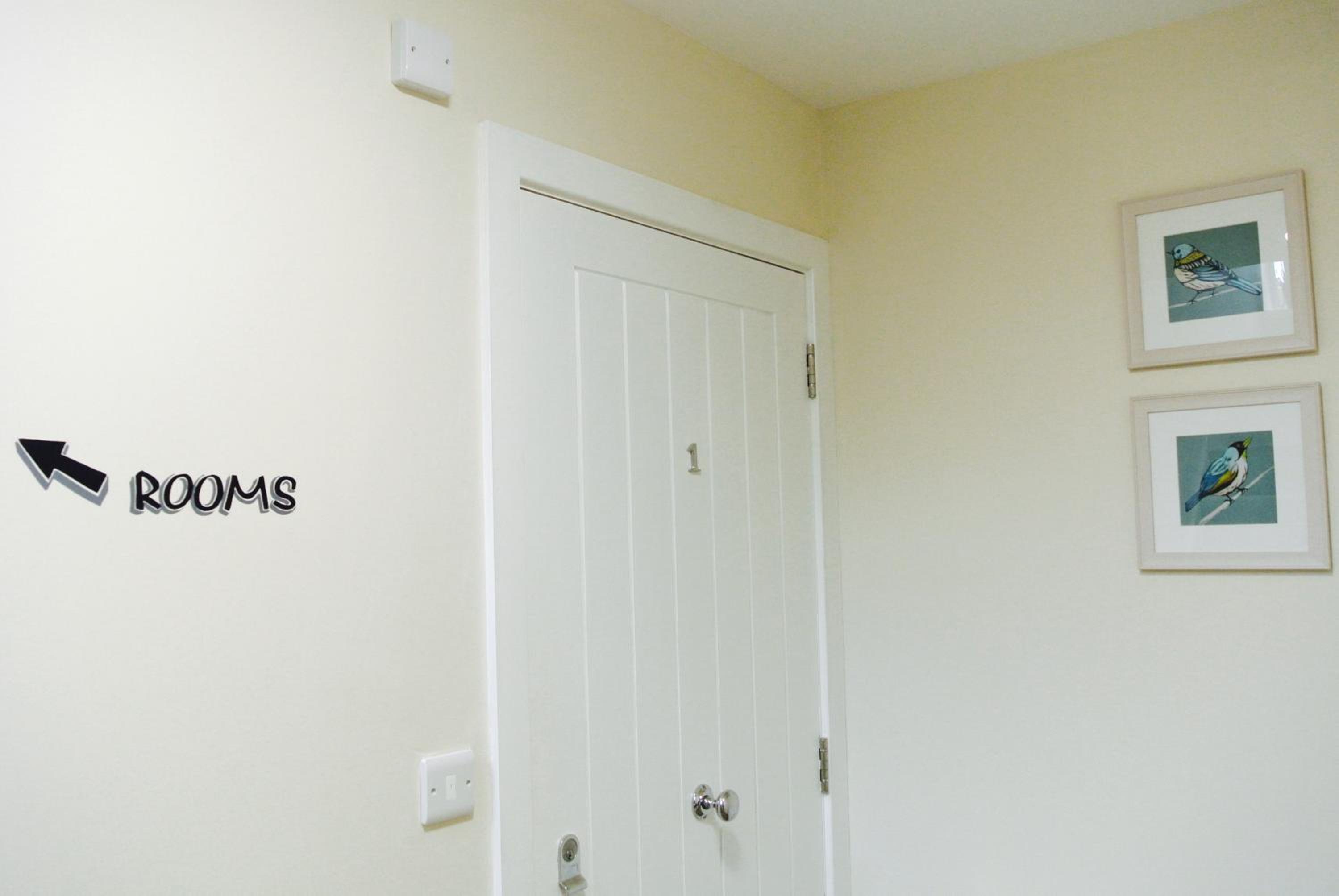 Suite - Photo 17