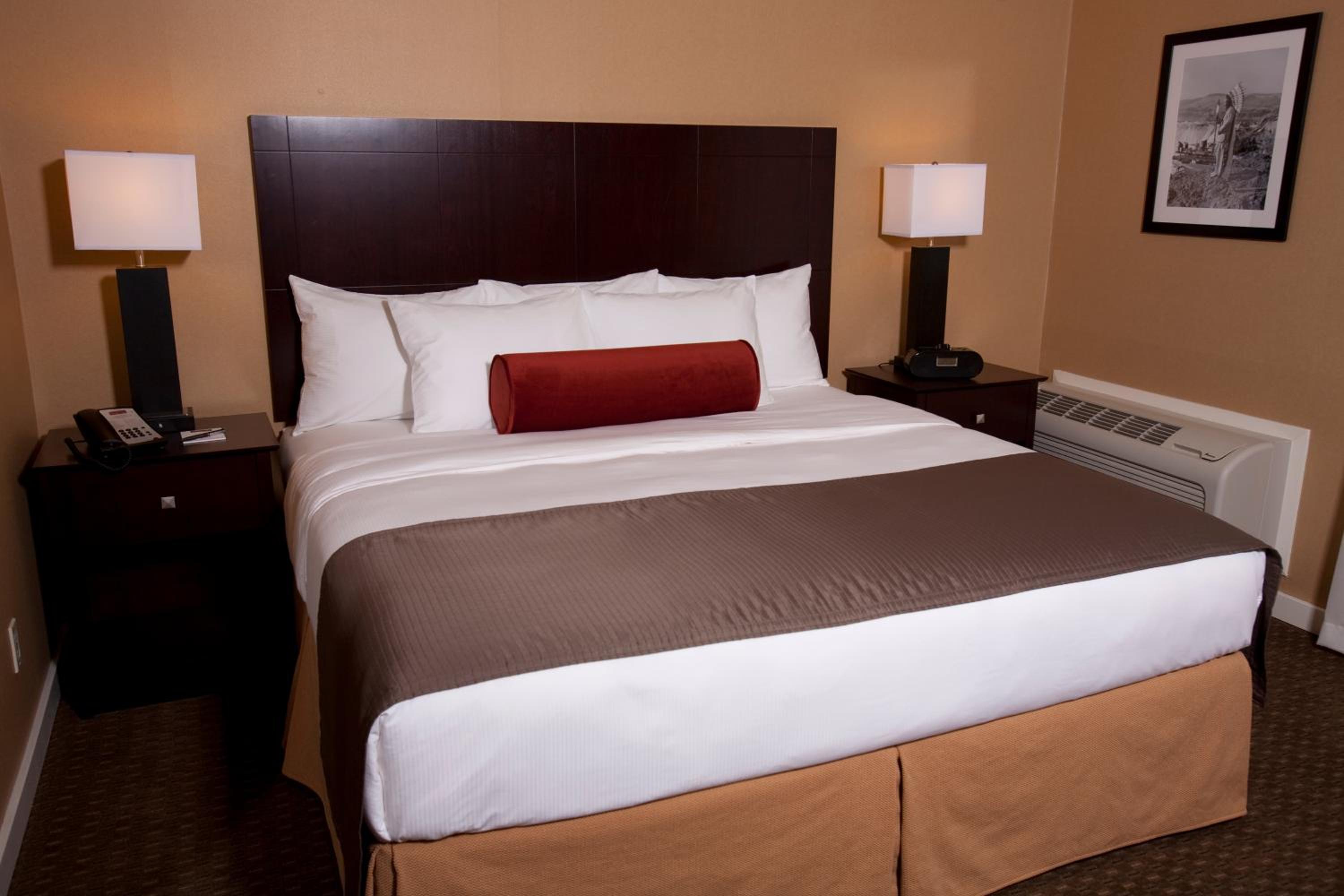 Standard King Room - Photo 6