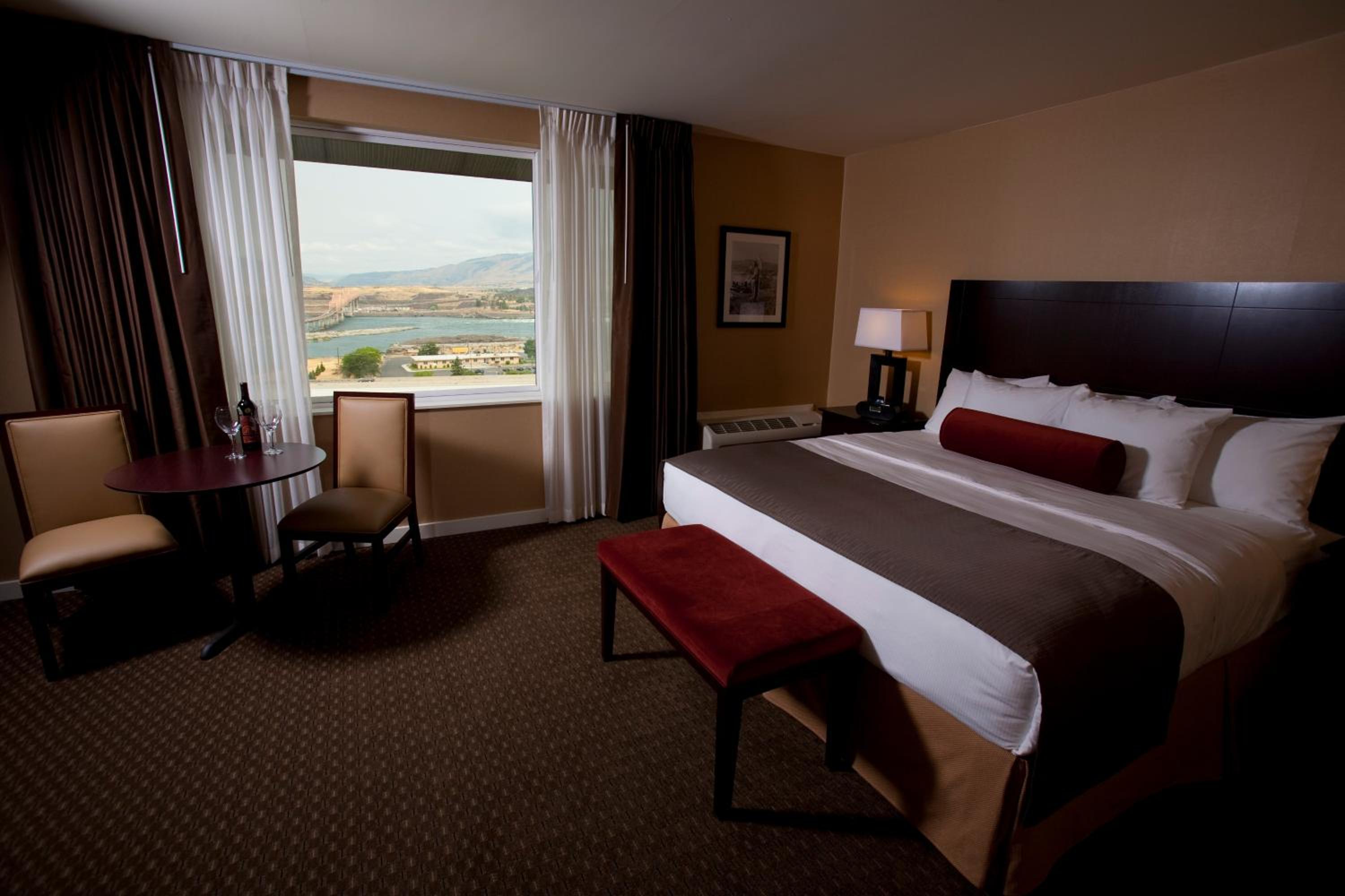 Deluxe King Room - Photo 5