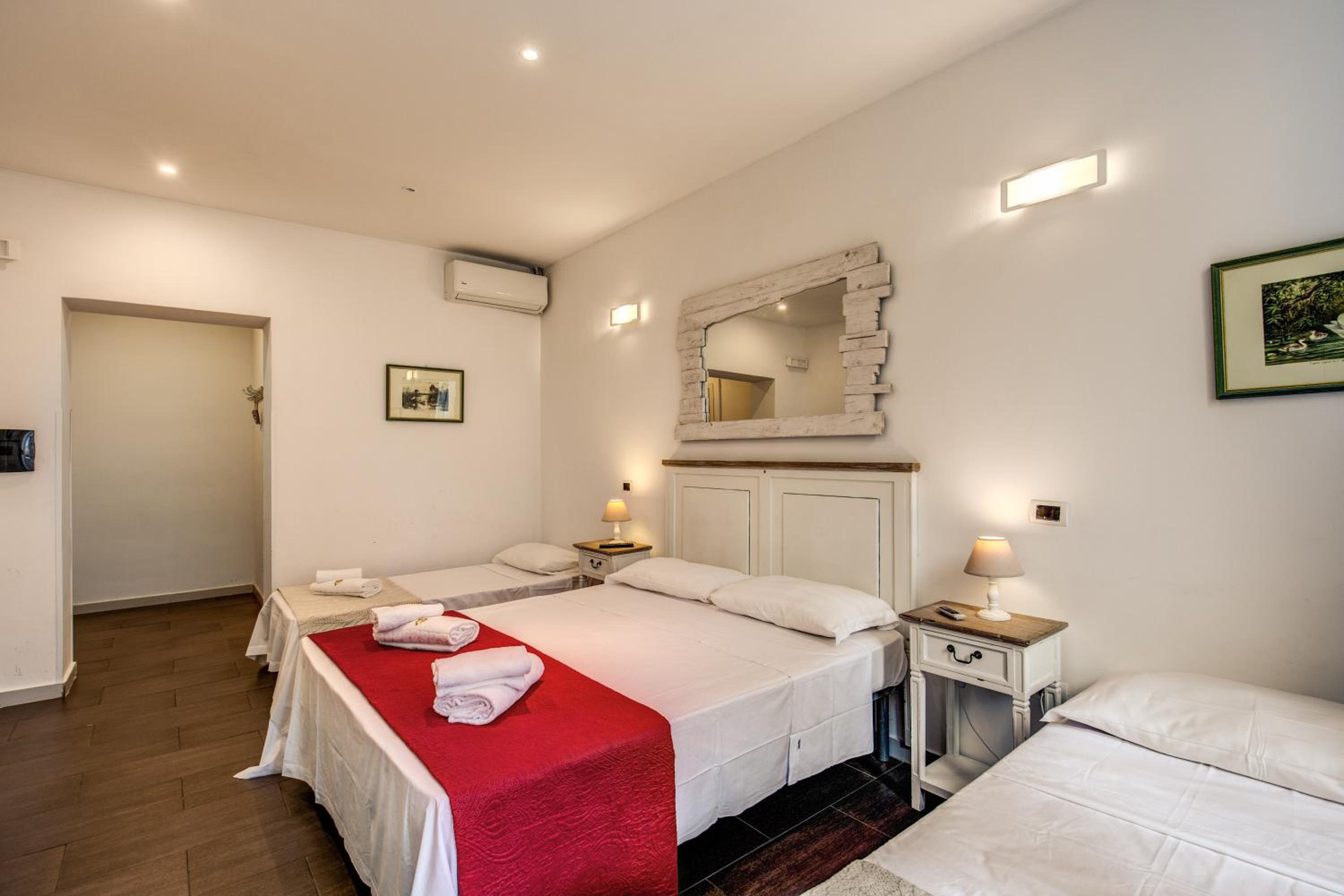 Classic Triple Room photo 2