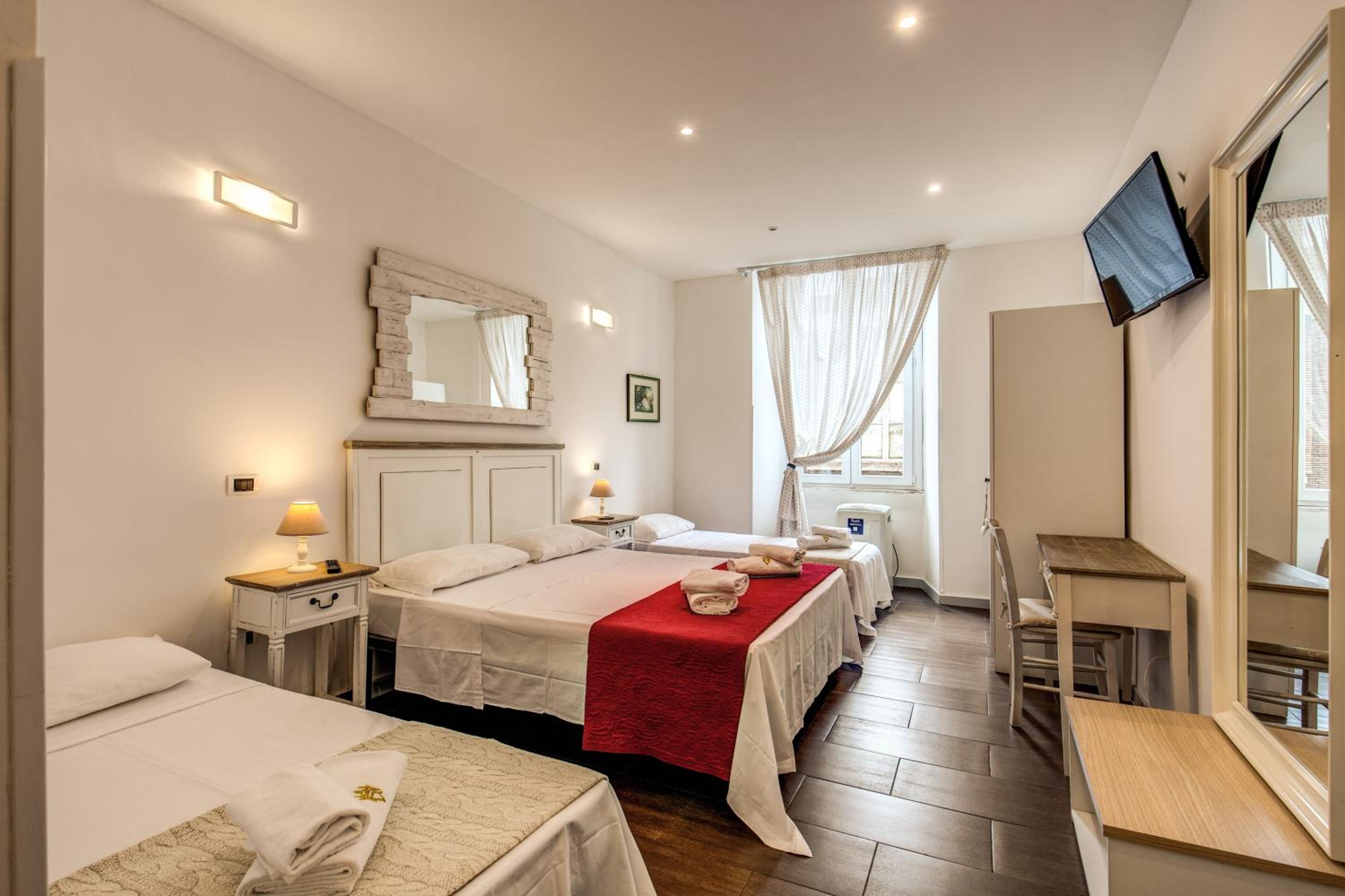 Classic Quadruple Room photo 3