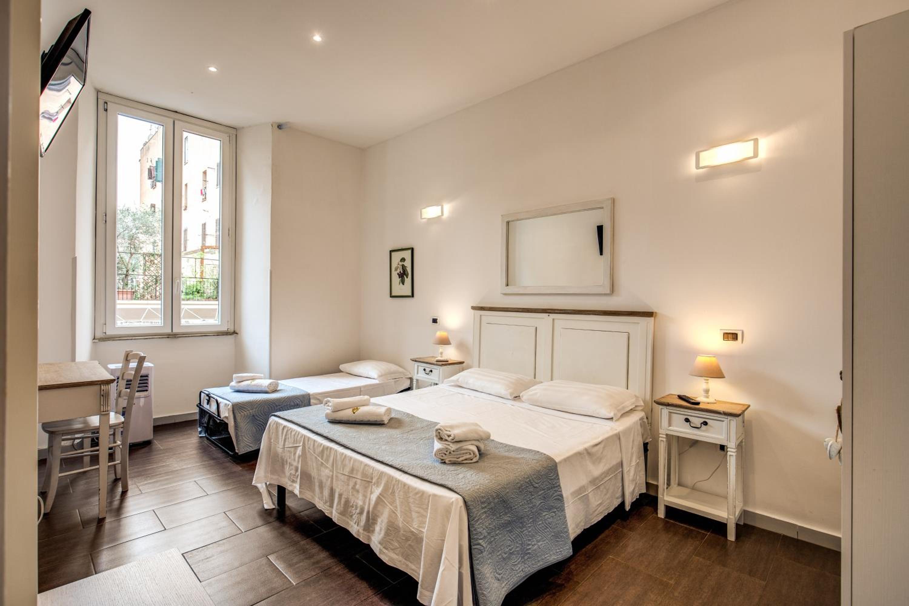 Classic Triple Room photo 1