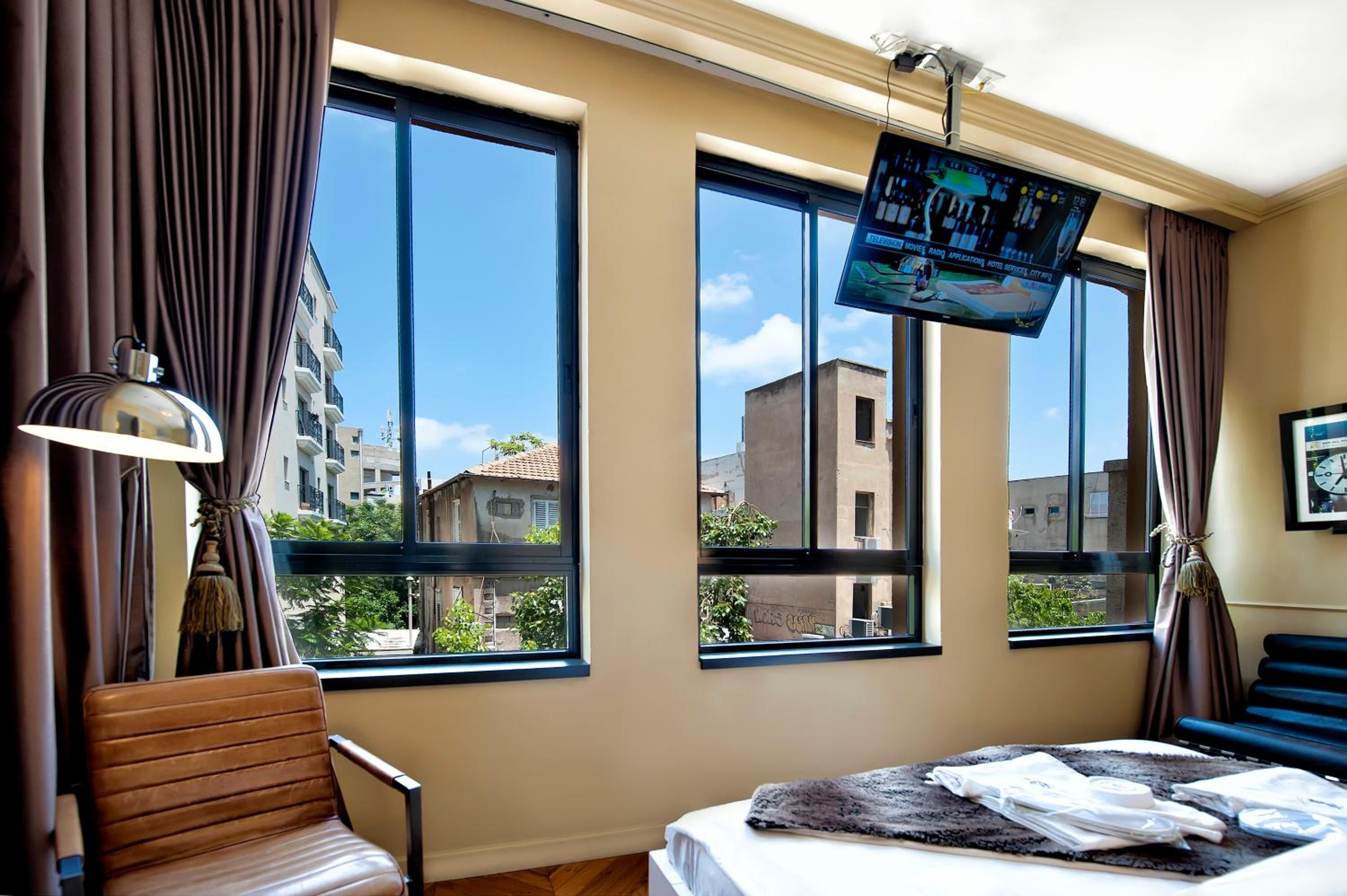 Luxury Room with City View photo 2