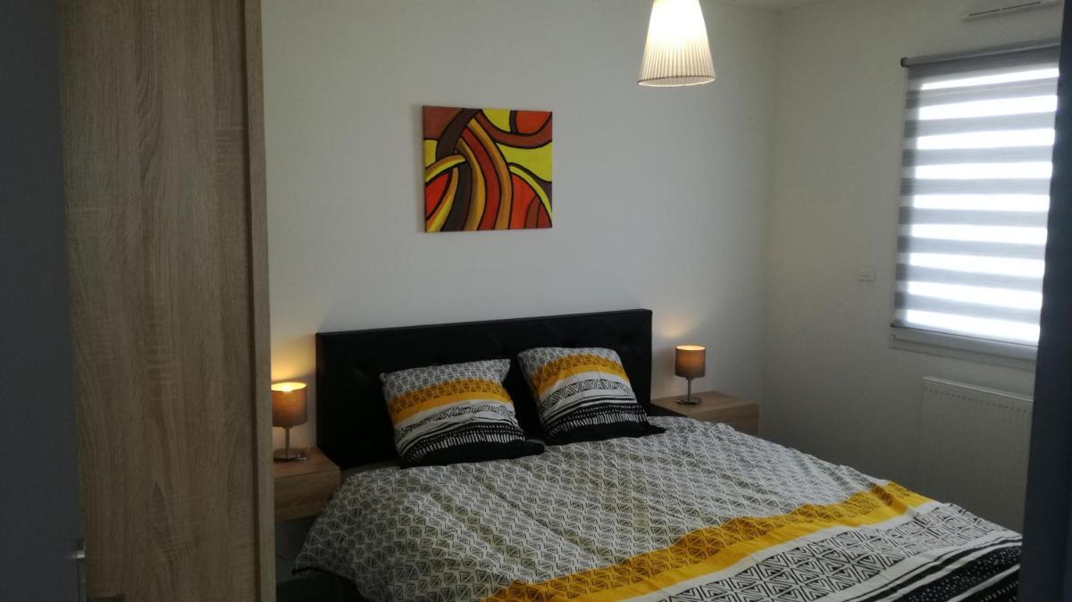 Apartment with Balcony photo 2