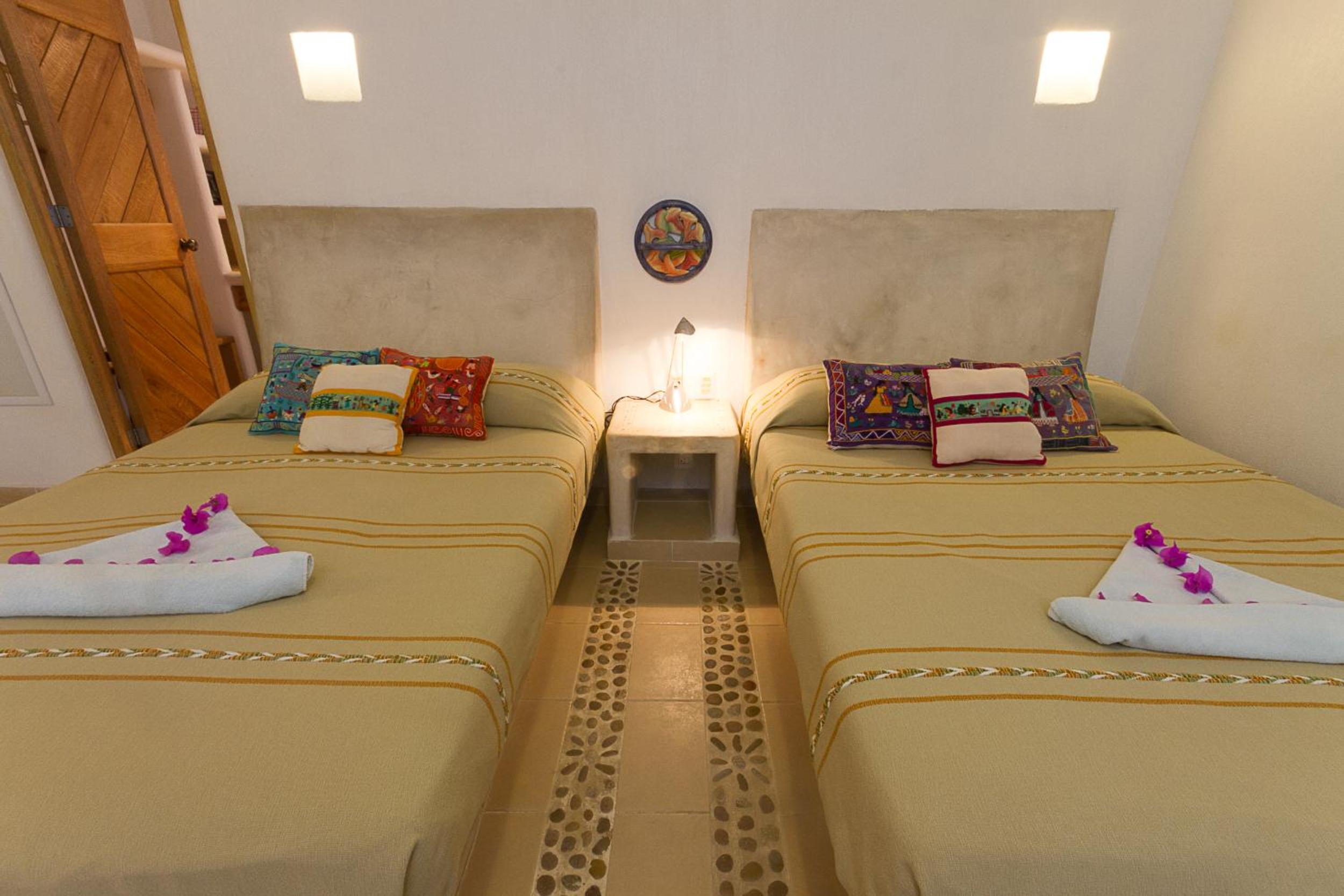 Standard Twin Room - Photo 5