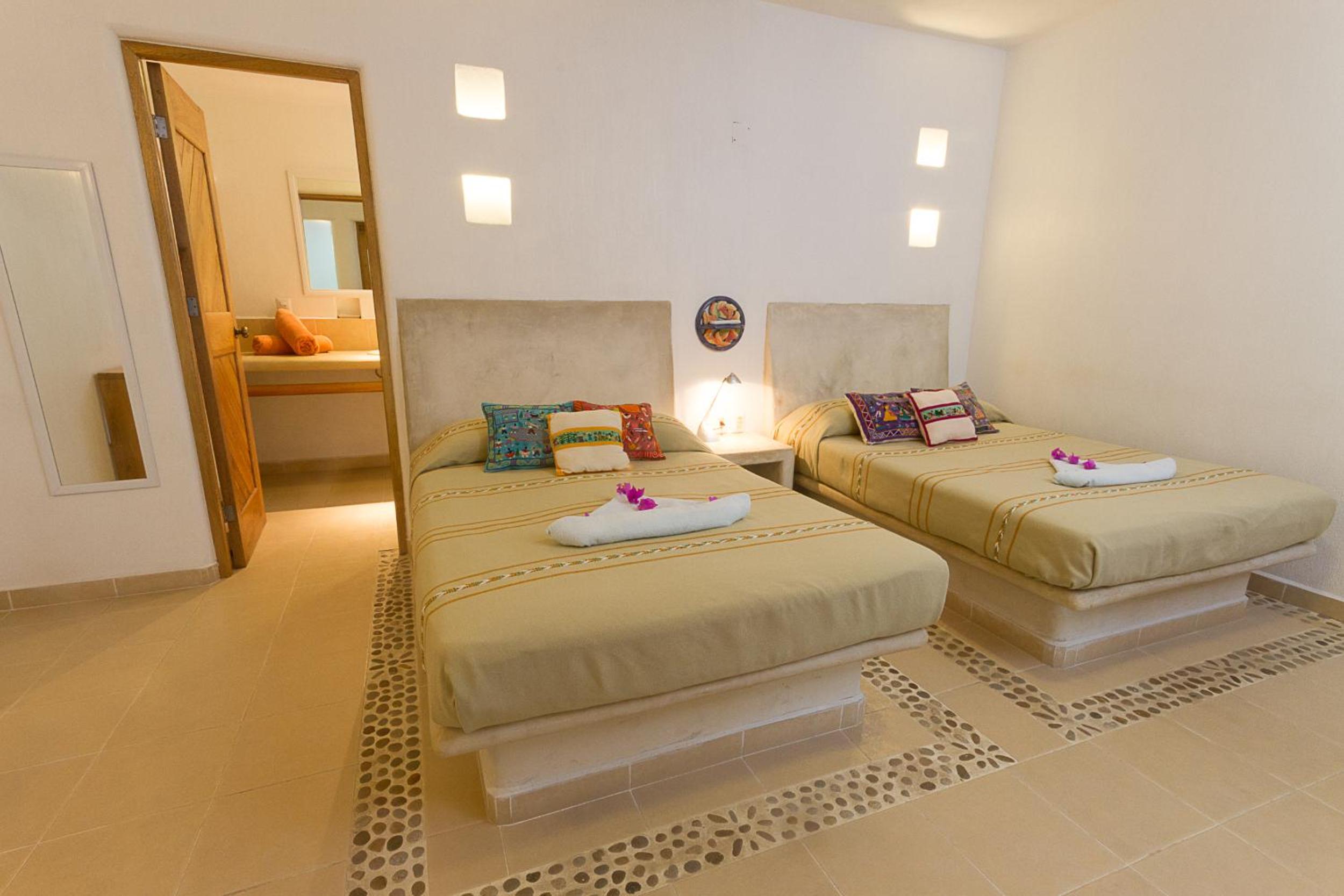 Standard Twin Room - Photo 1