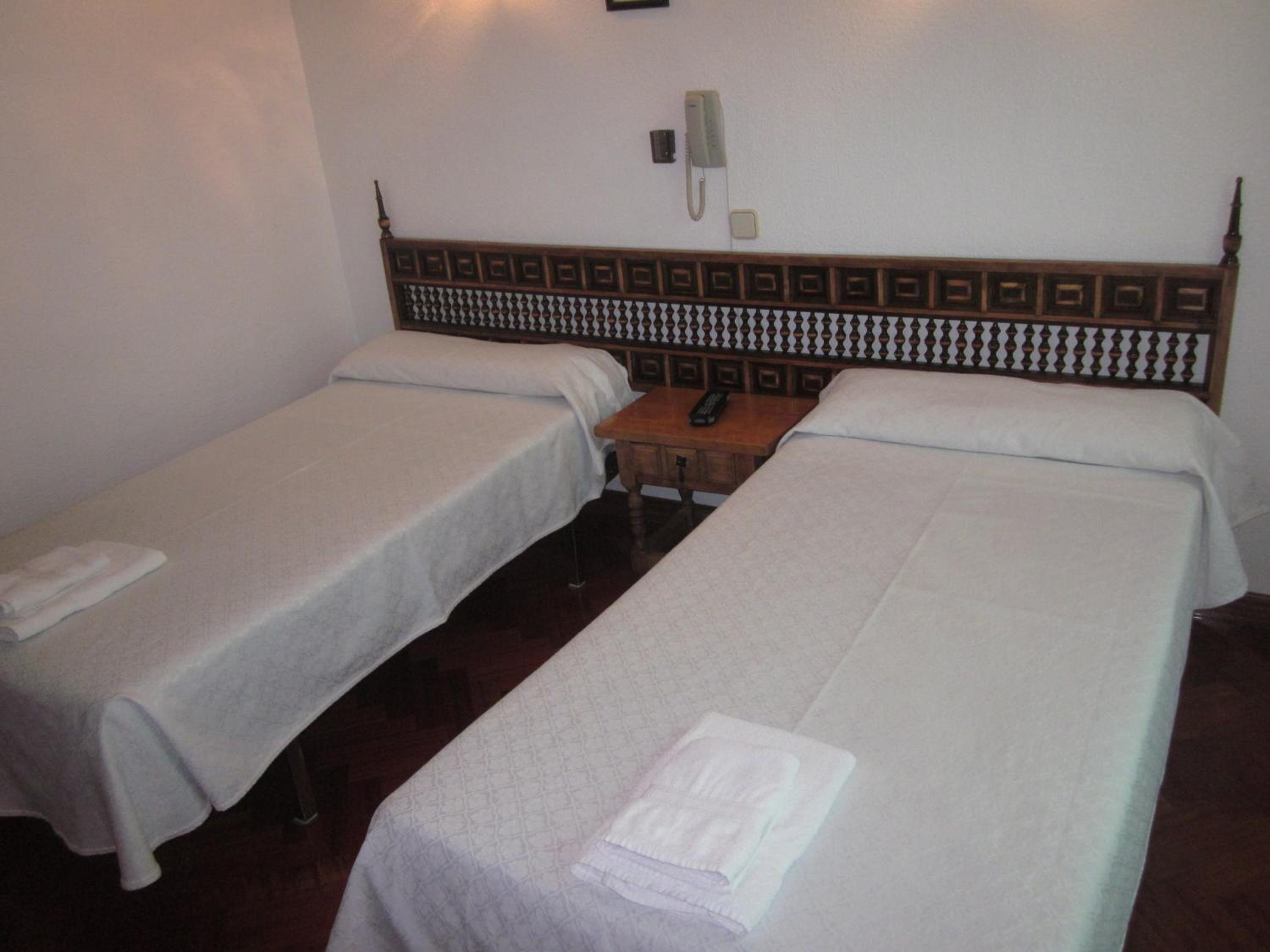 Double or Twin Room photo 2