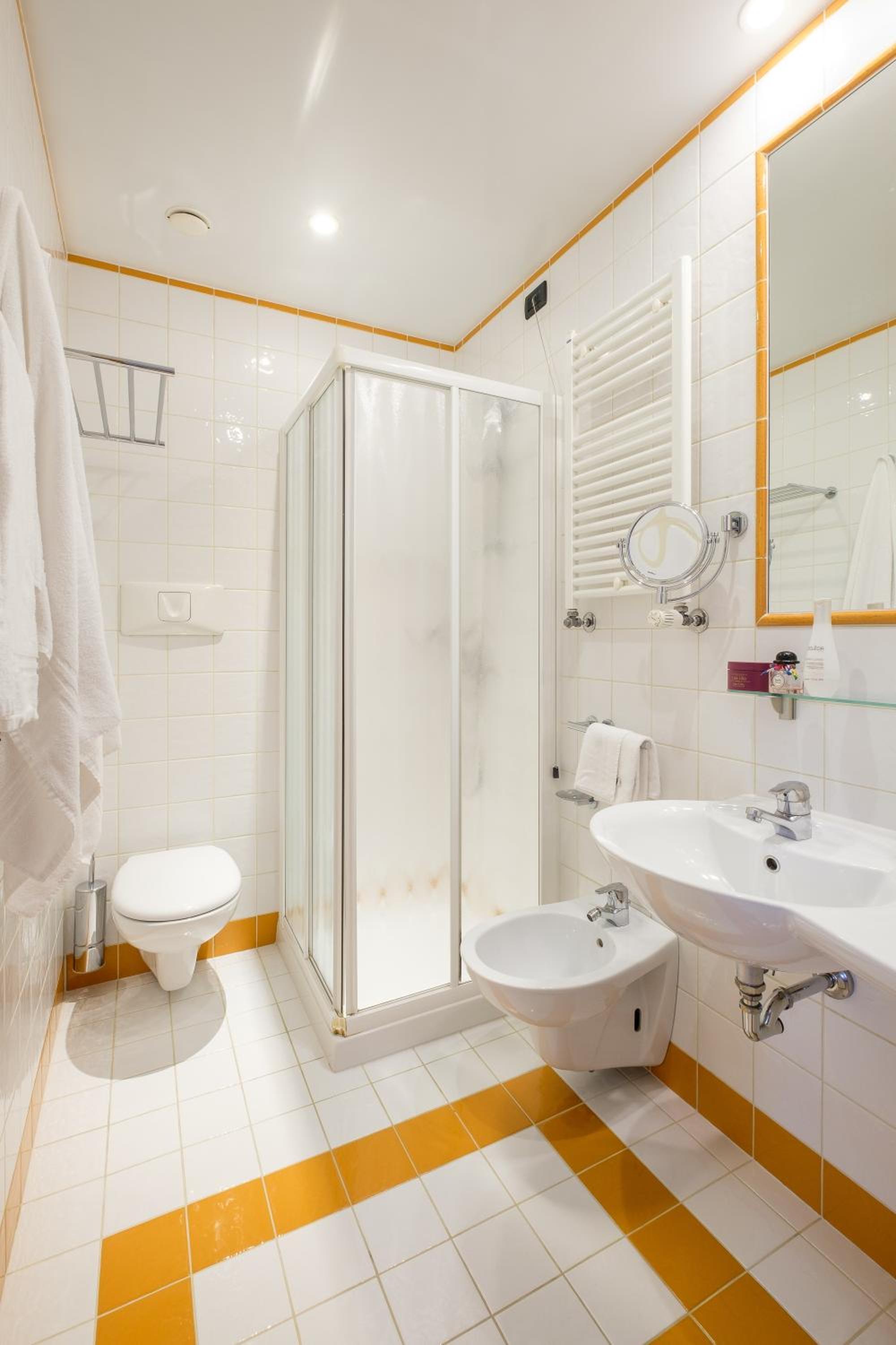 Triple Room - Photo 6