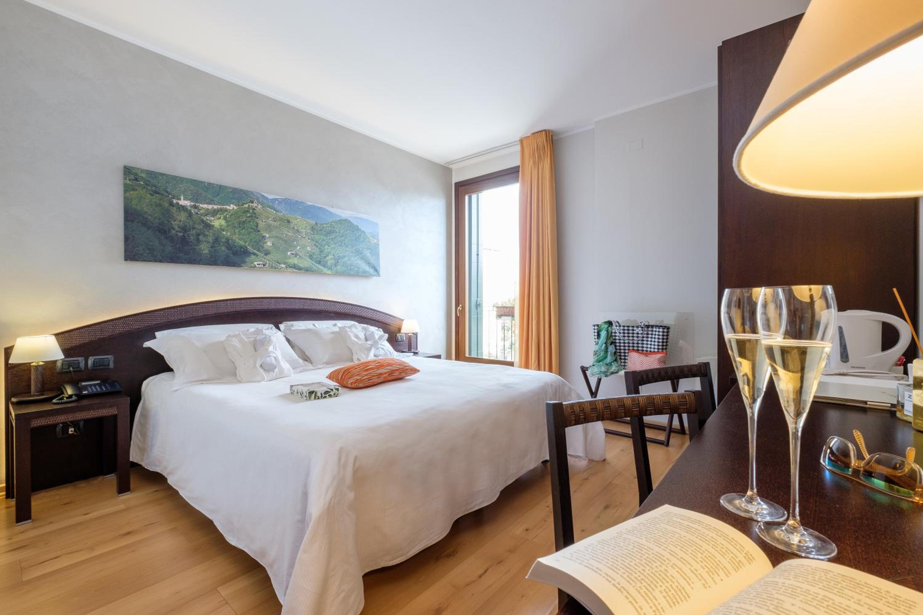 Standard Double or Twin Room photo 3