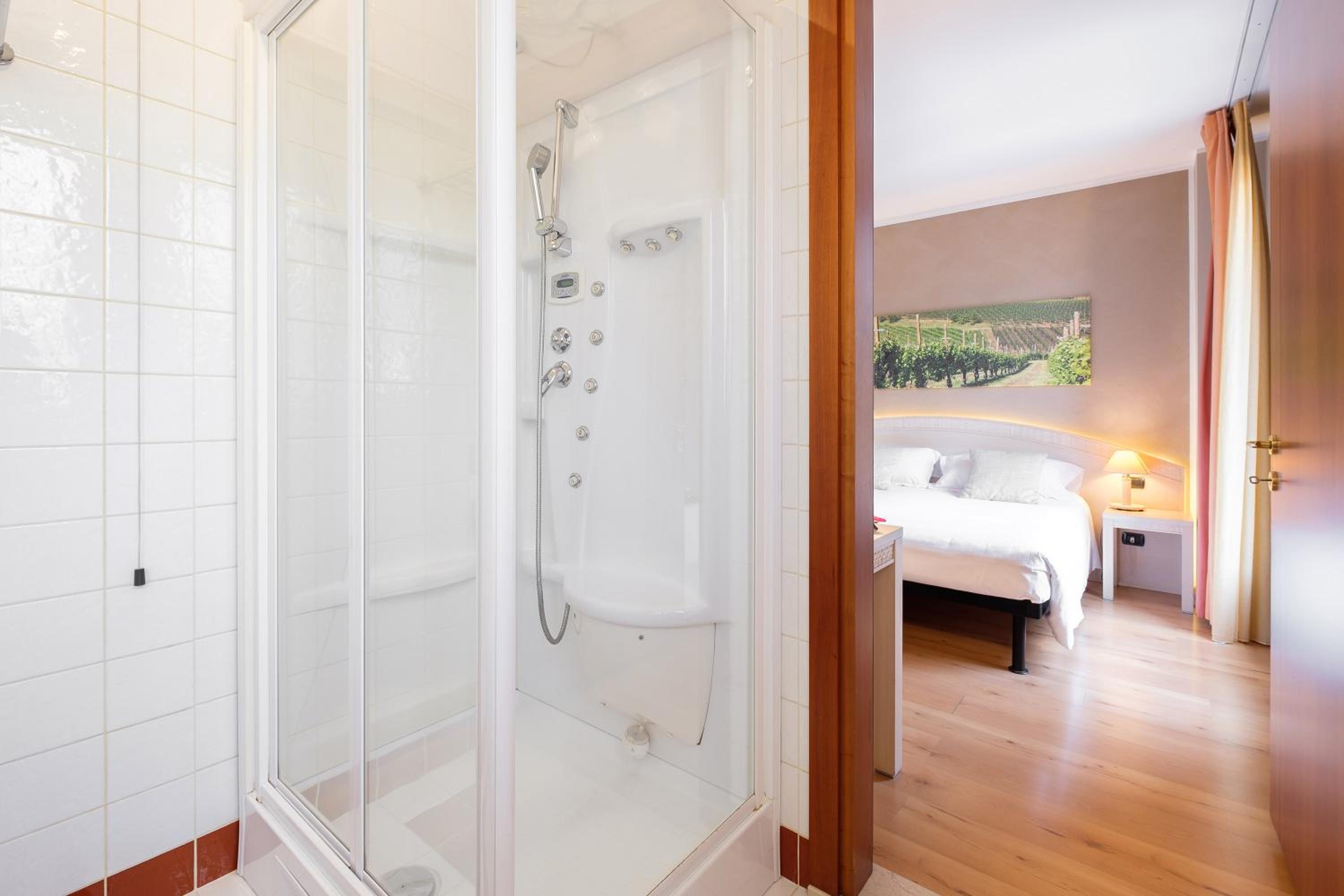 Classic Double Room with Mountain View and Spa Access - Photo 8