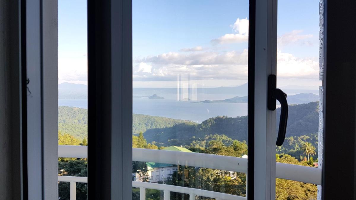 Apartment with Lake View photo 1