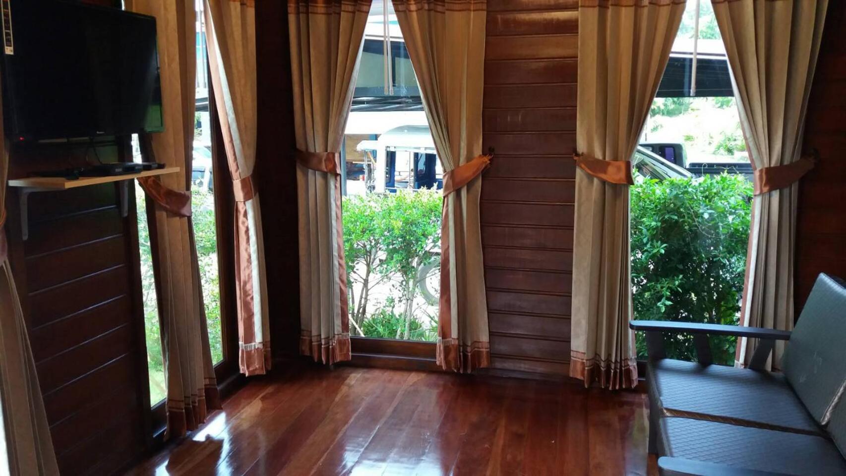 Villa with Garden View - Photo 4