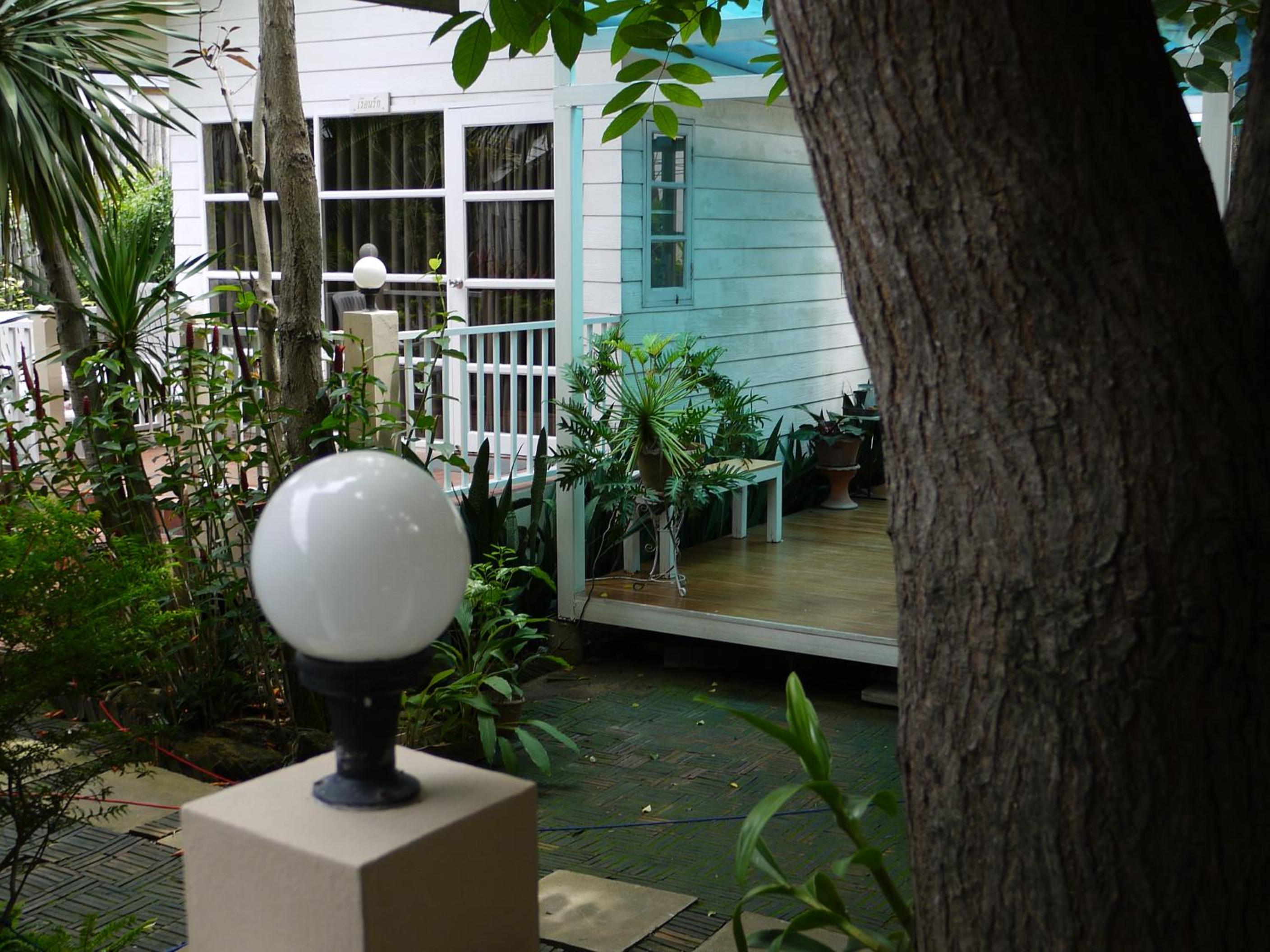 Cottage with Garden View - Photo 32