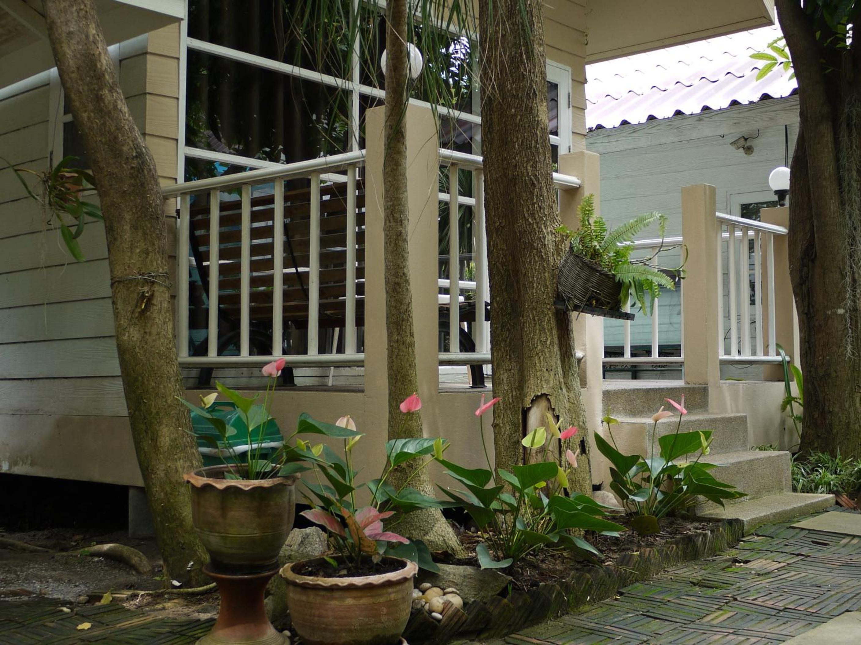 Cottage with Garden View - Photo 10
