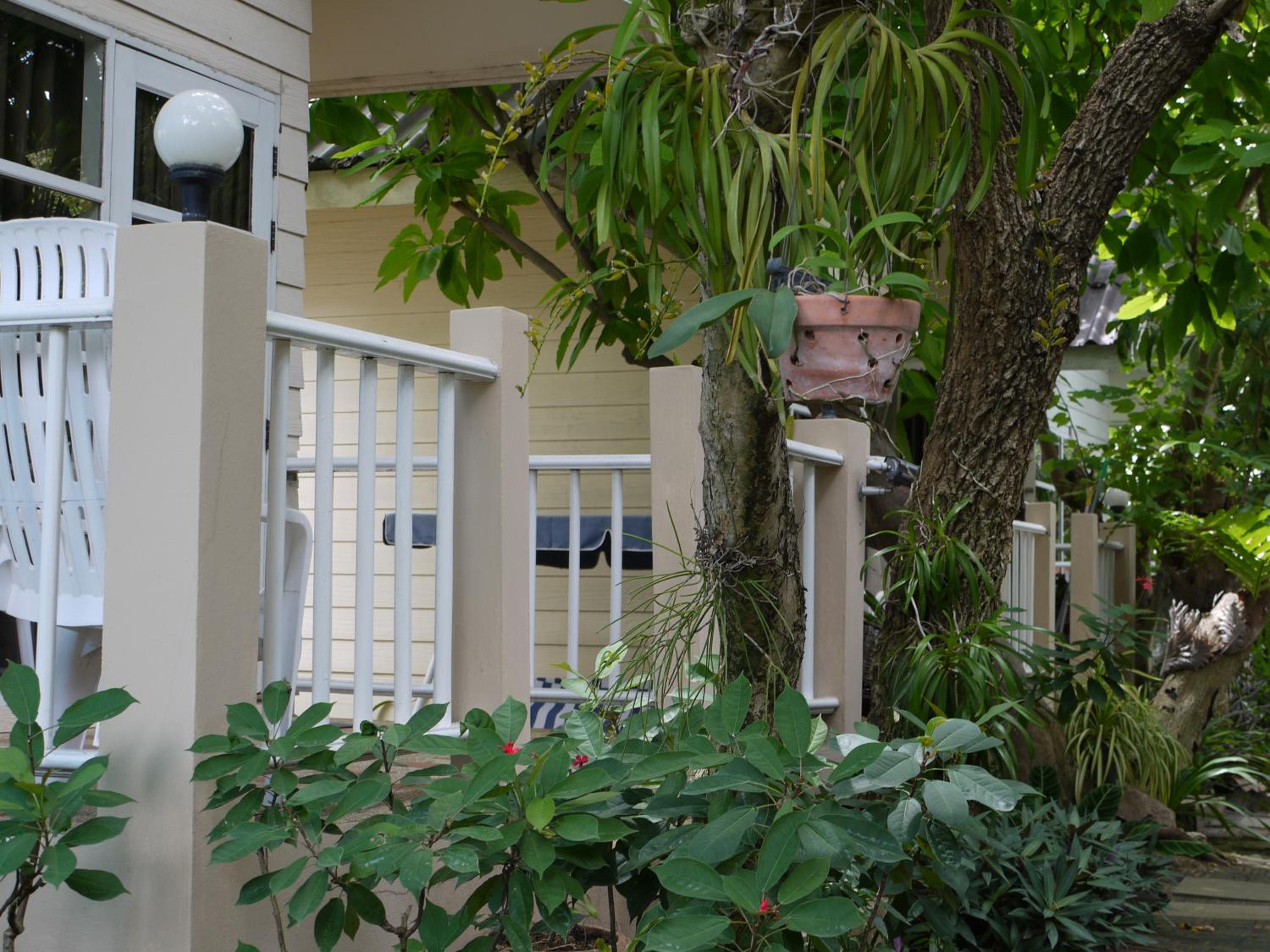 Cottage with Garden View - Photo 9