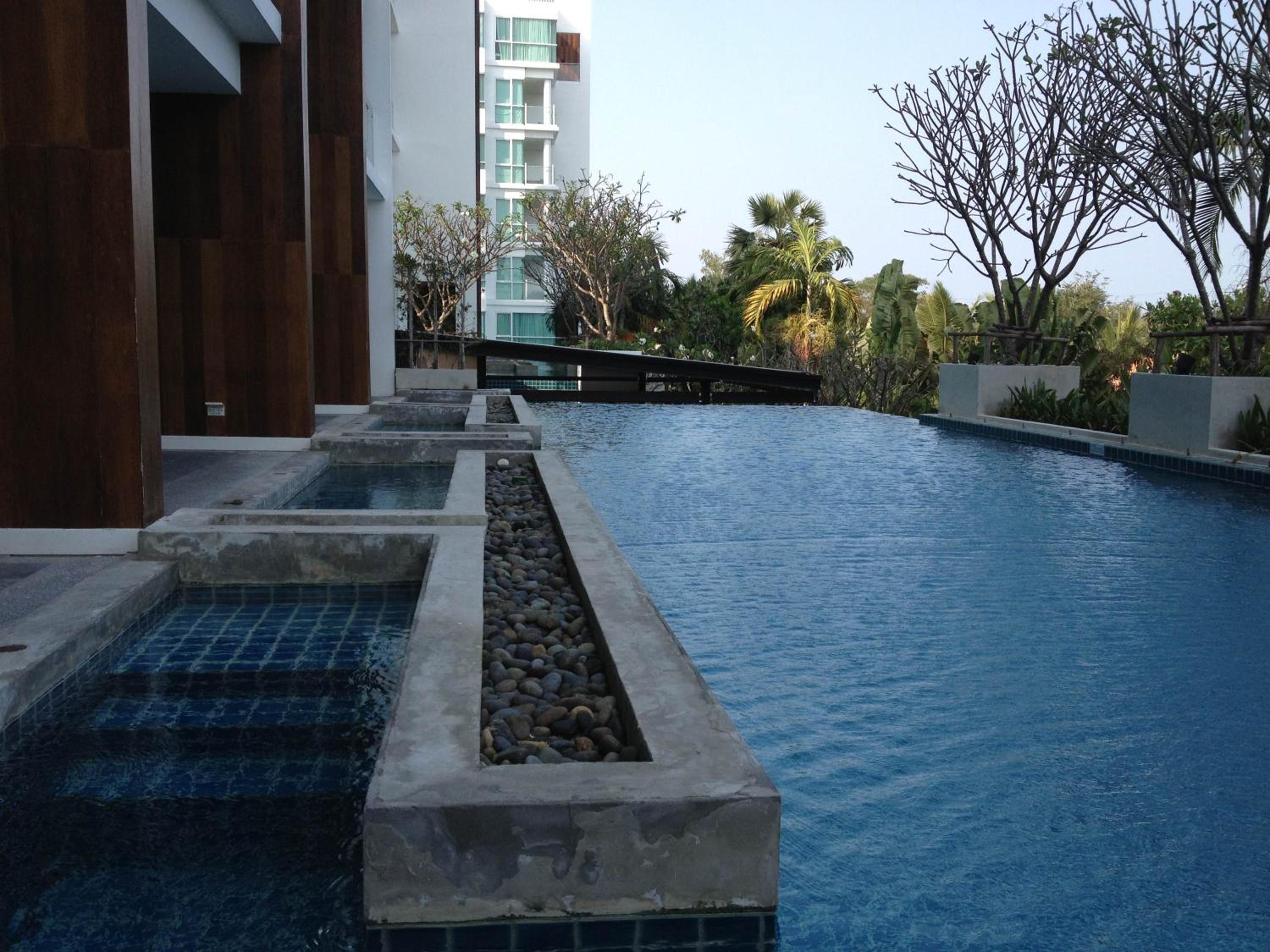Deluxe Double Room with Pool Access - Photo 8