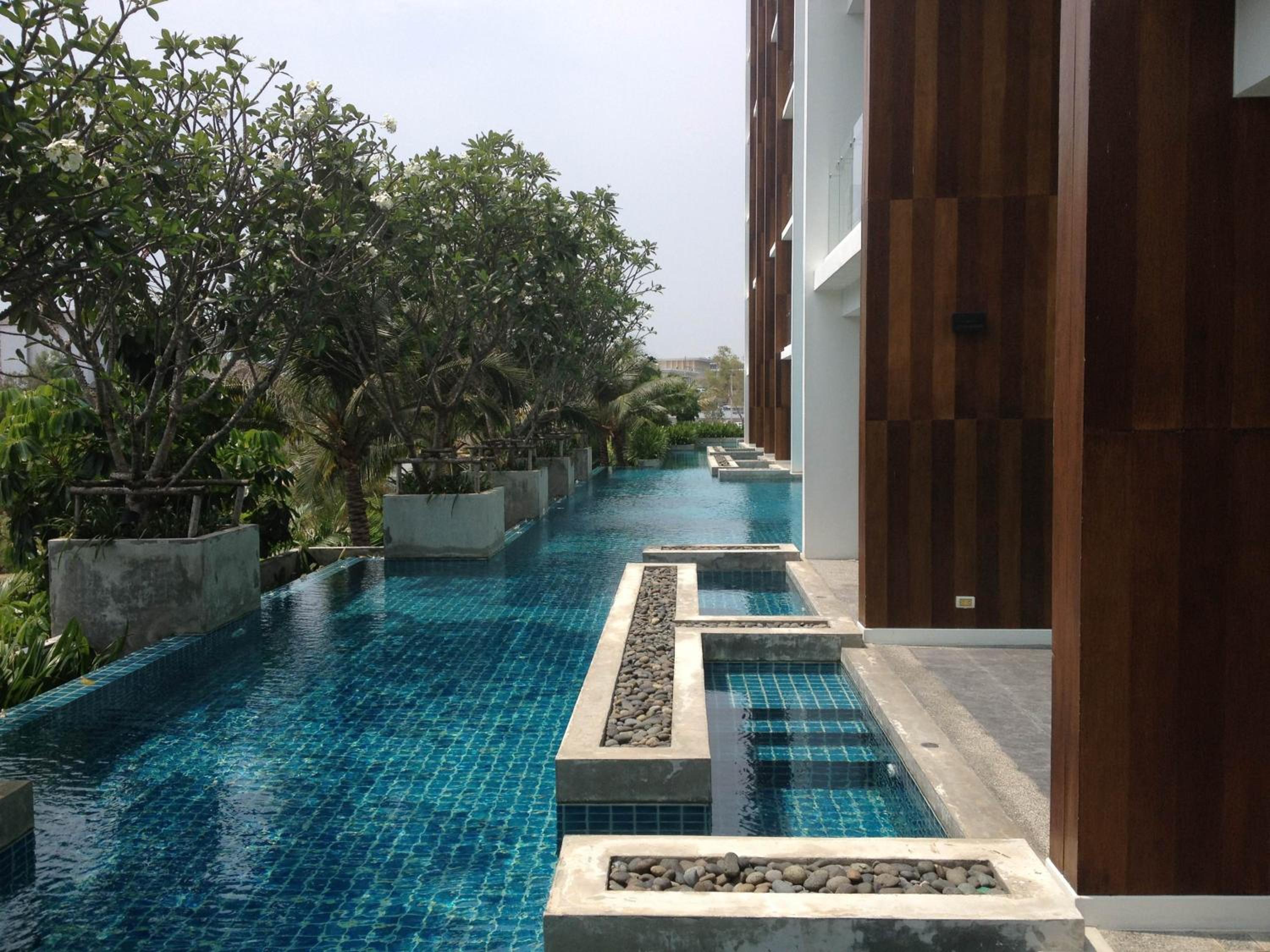 Deluxe Double Room with Pool Access - Photo 24