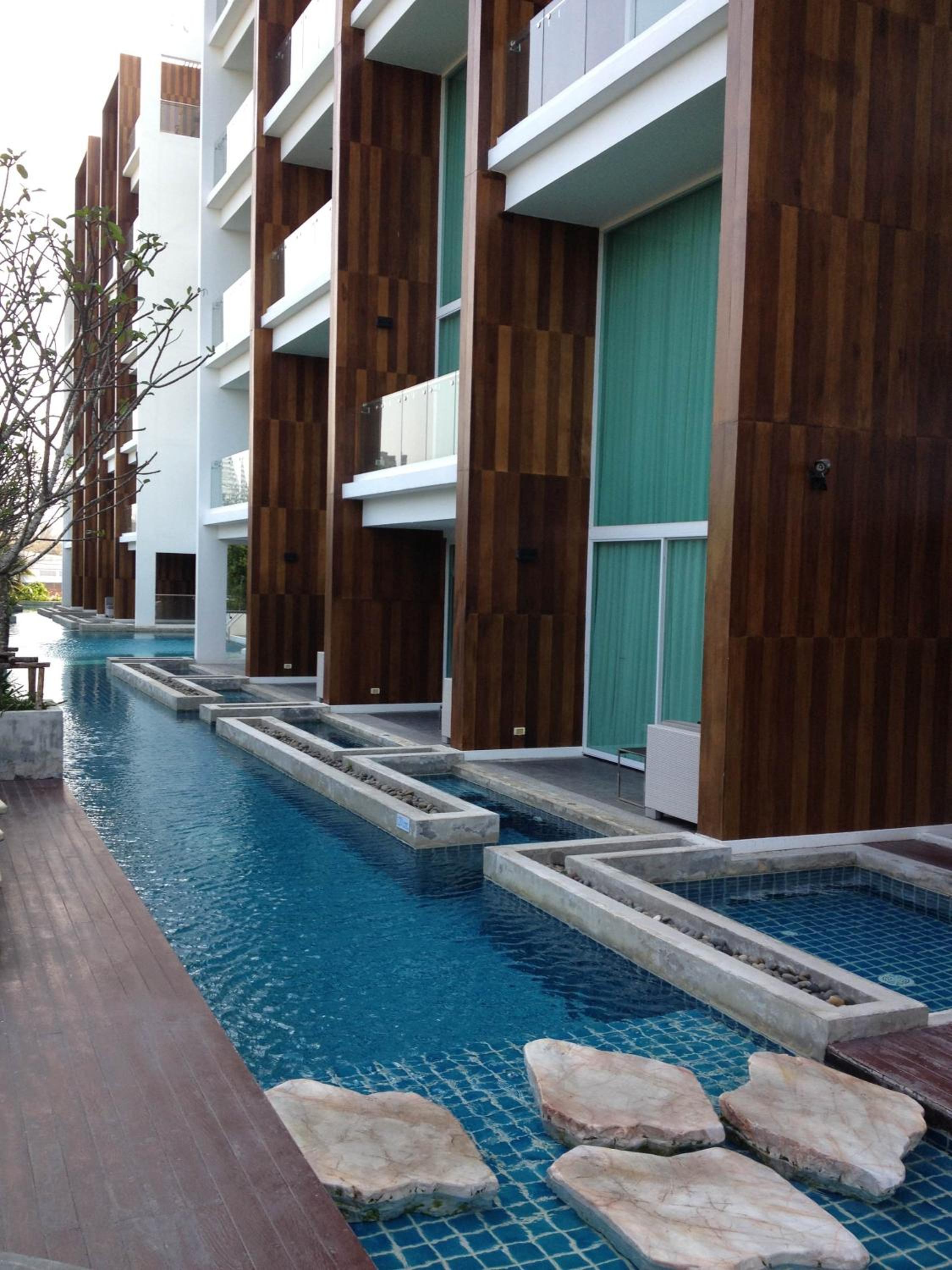 Deluxe Double Room with Pool Access - Photo 22