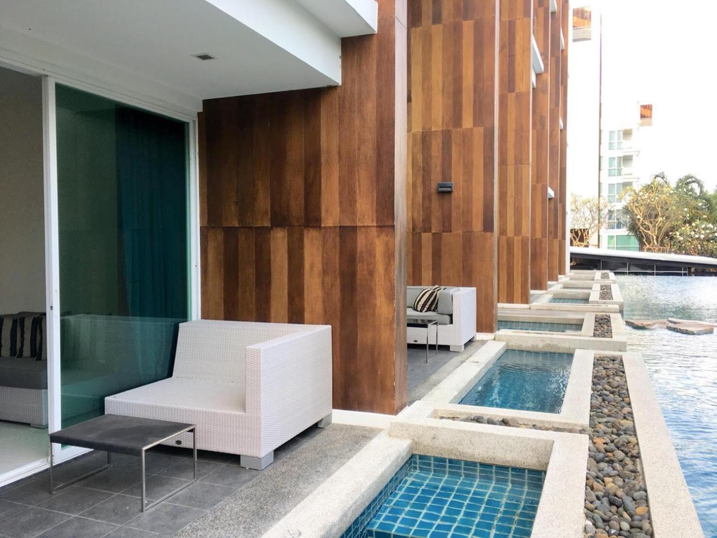 Deluxe Double Room with Pool Access - Photo 19